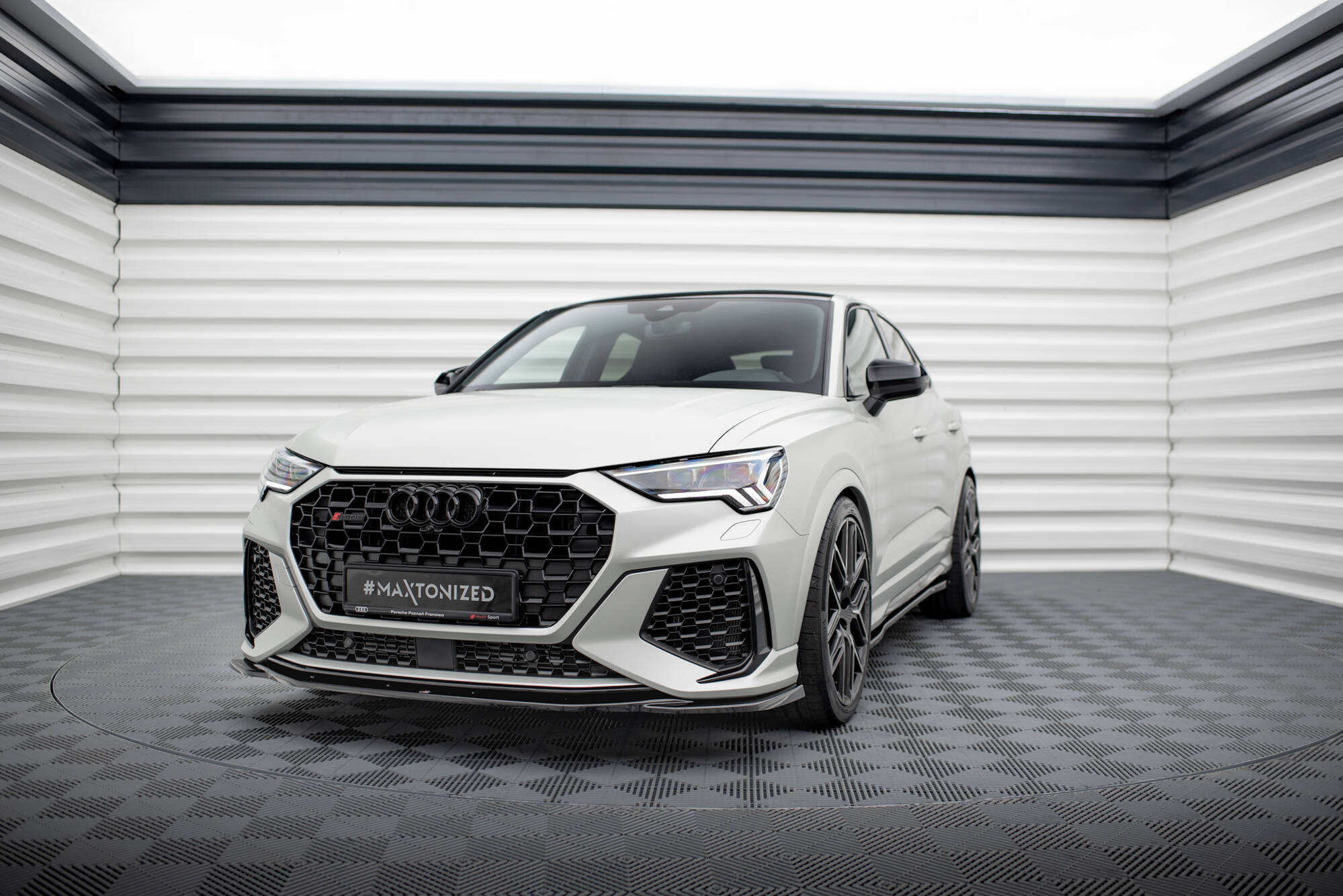 Front Ansatz V.2 für Audi RSQ3 Sportback / SUV F3 schwarz Hochglanz