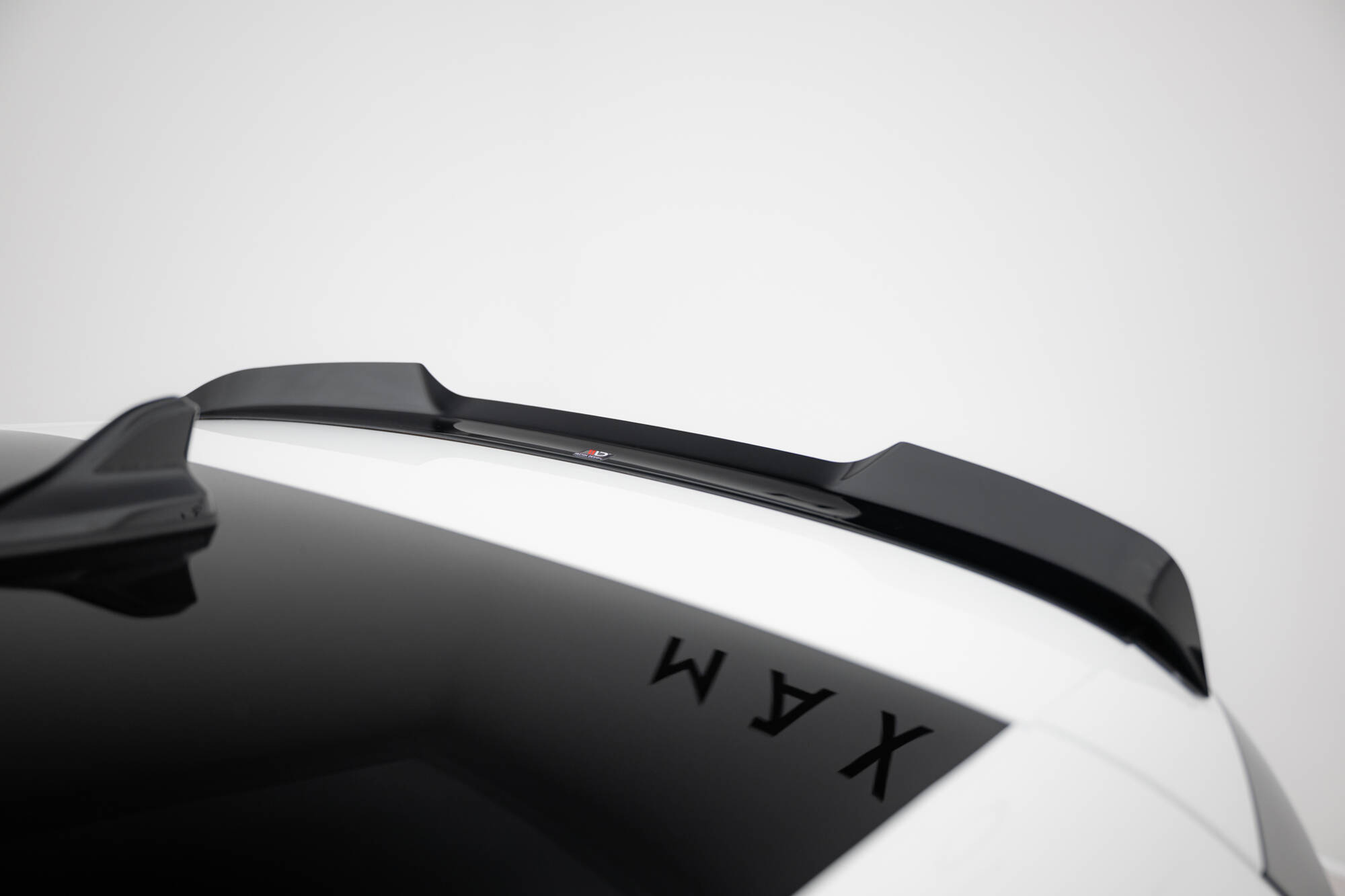 Heck Spoiler Aufsatz Abrisskante V.2 passend für VW Golf GTI / GTE / GTD / R-Line / R Mk8 schwarz Hochglanz
