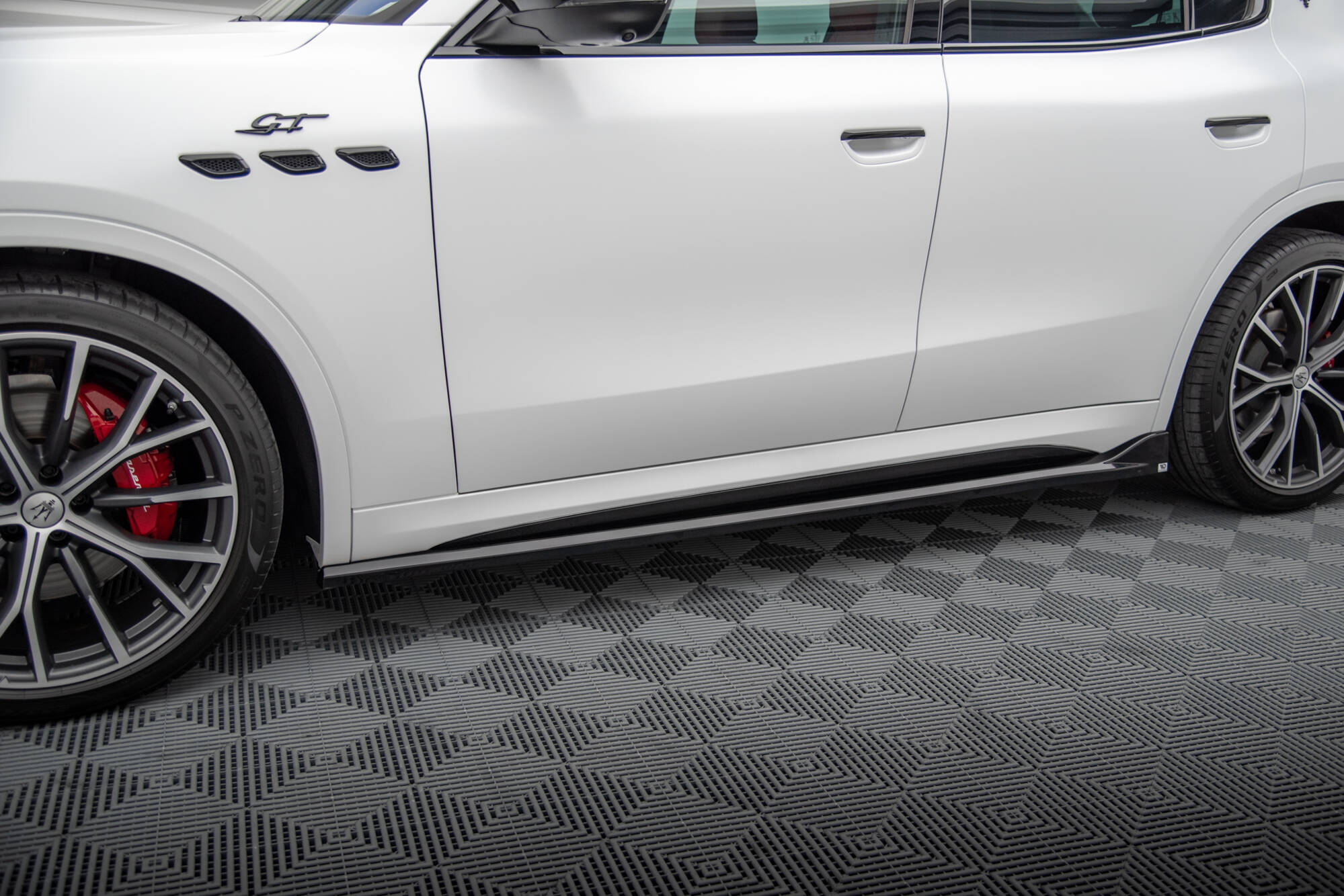 Seitenschweller Ansatz Paar passend für Maserati Grecale GT / Modena Mk1 schwarz Hochglanz