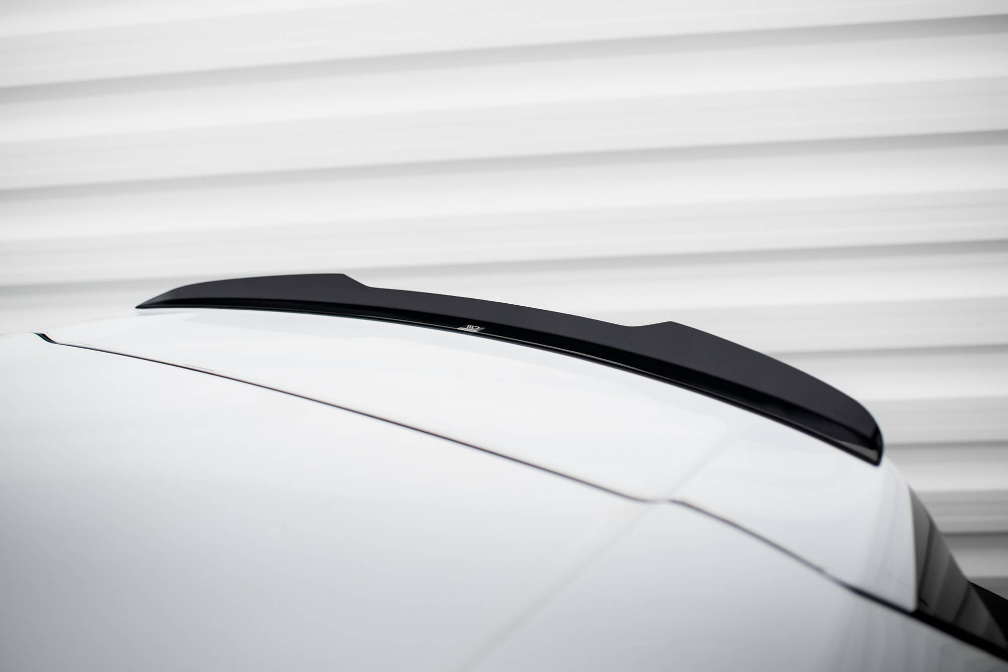 Heckspoiler Lippe passend für Rolls Royce Cullinan schwarz Hochglanz