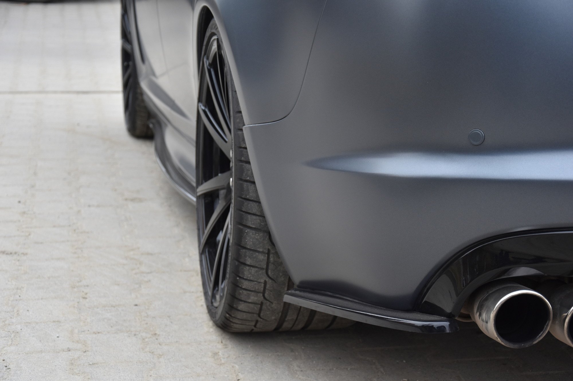 Heck Ansatz Flaps Diffusor für Jaguar XF-R Mk1 schwarz Hochglanz