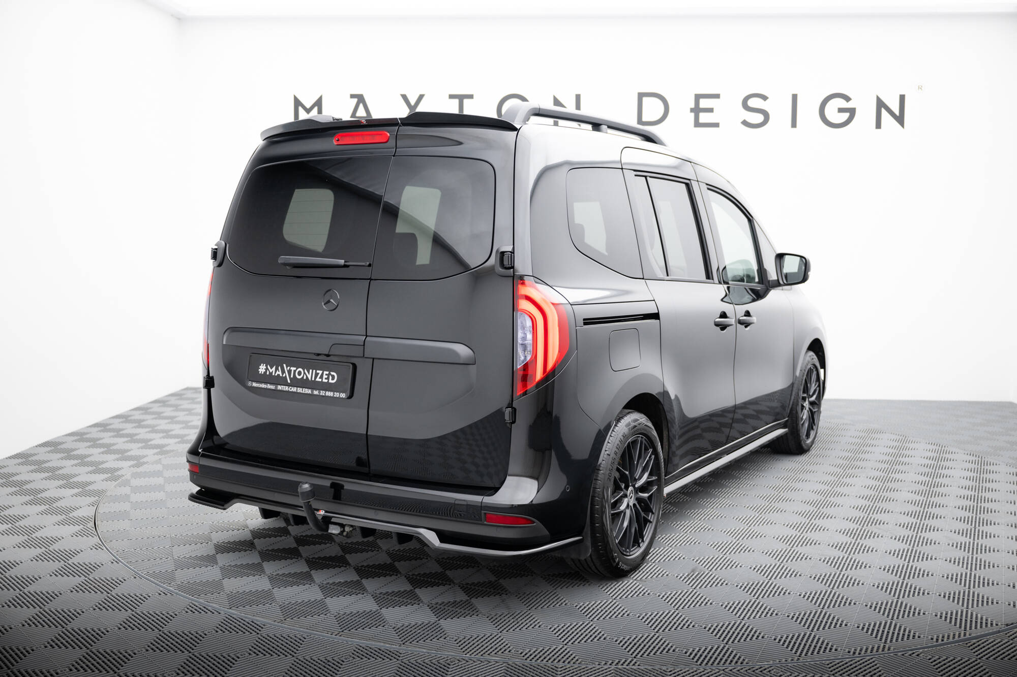 Street+ Mittlerer Diffusor RACE Heck Ansatz passend für Mercedes T W420 schwarz Hochglanz