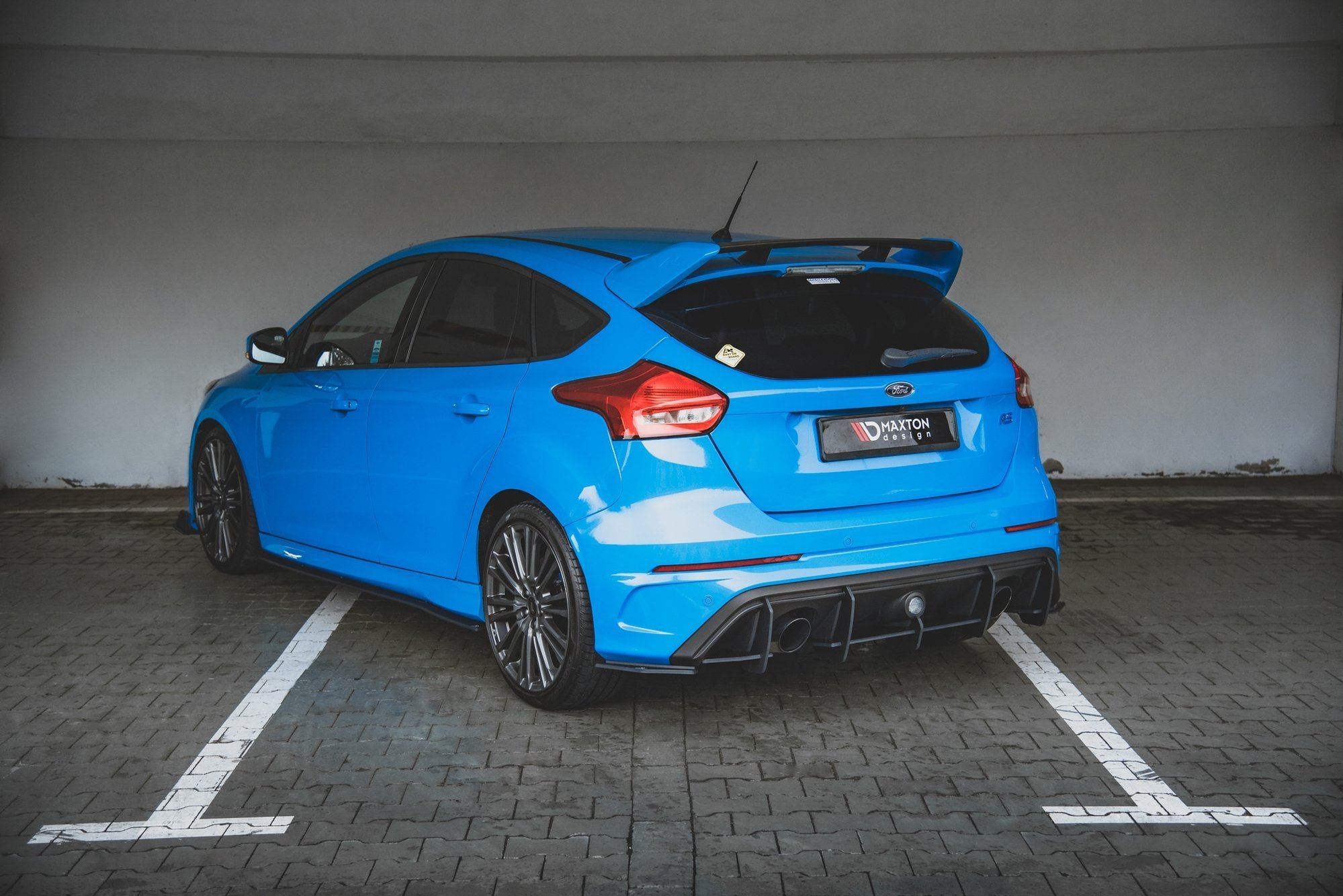 Street Pro Heckschürze Heck Ansatz Diffusor passend für Ford Focus RS Mk3 schwarz-rot