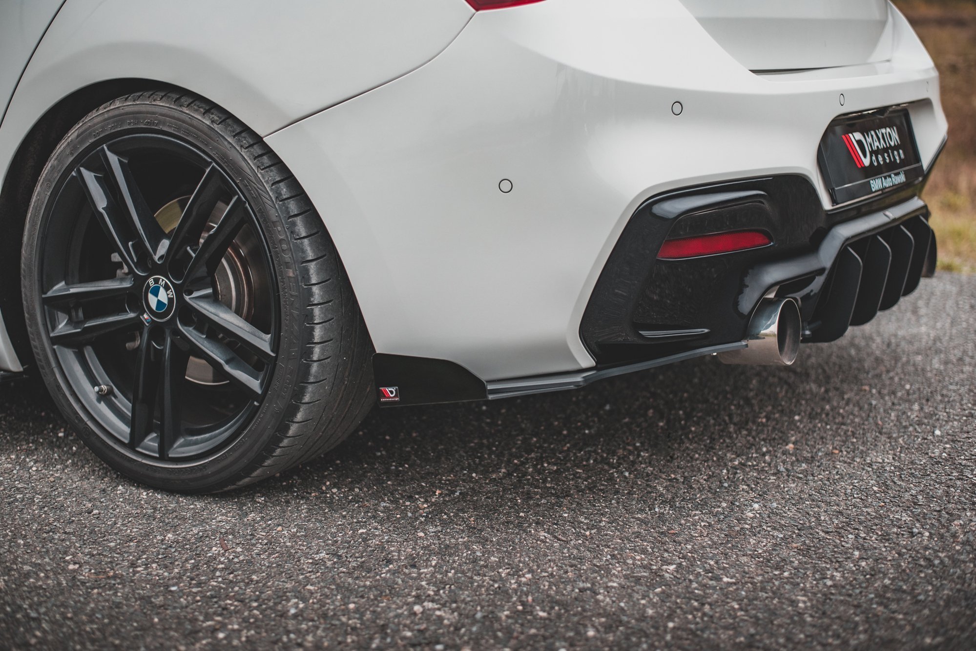 Street Pro Heck Ansatz Flaps V.3 passend für BMW 1er M140i schwarz Hochglanz