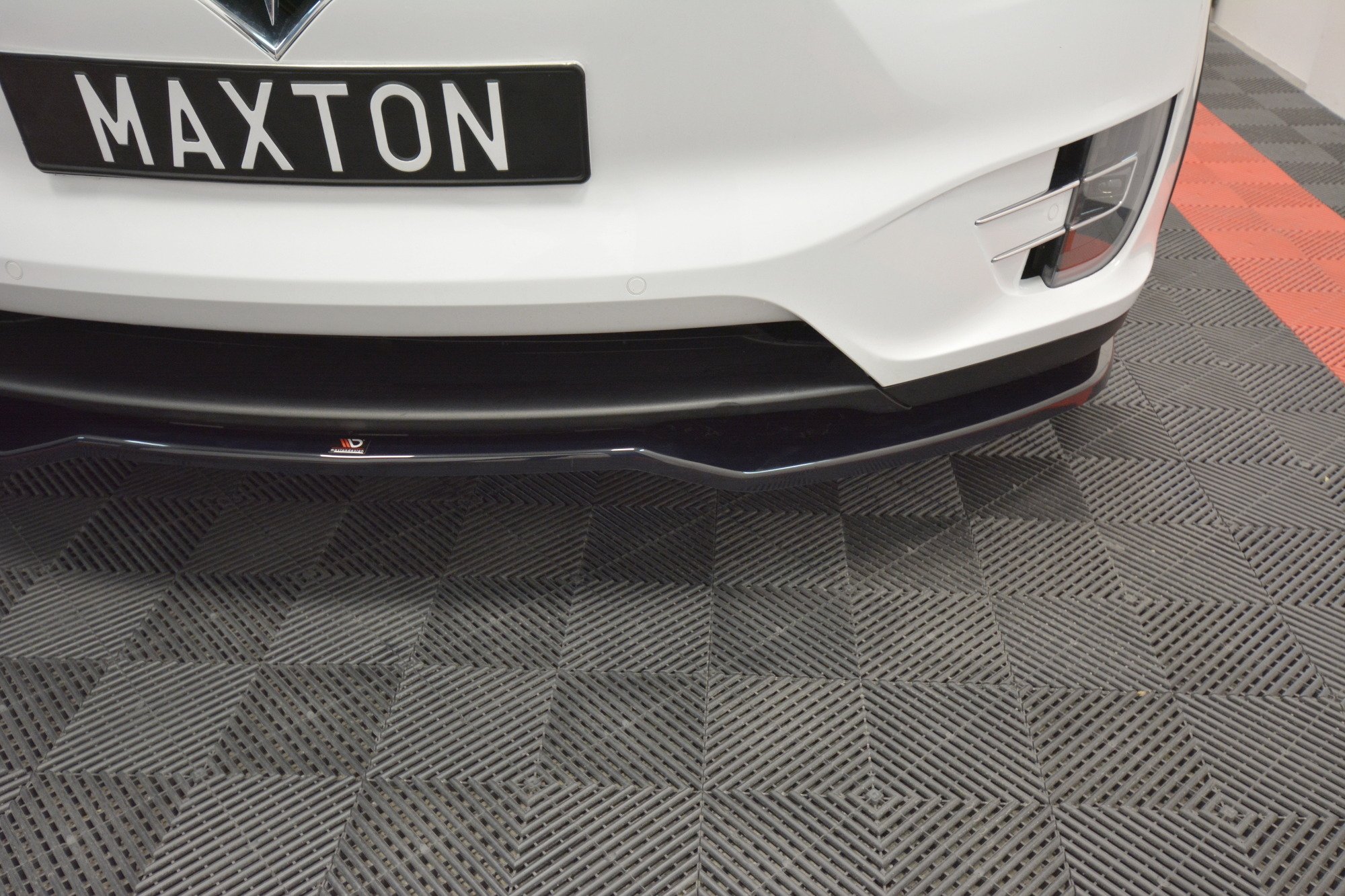 Frontlippe V.2 passend für Tesla MODEL X schwarz Hochglanz