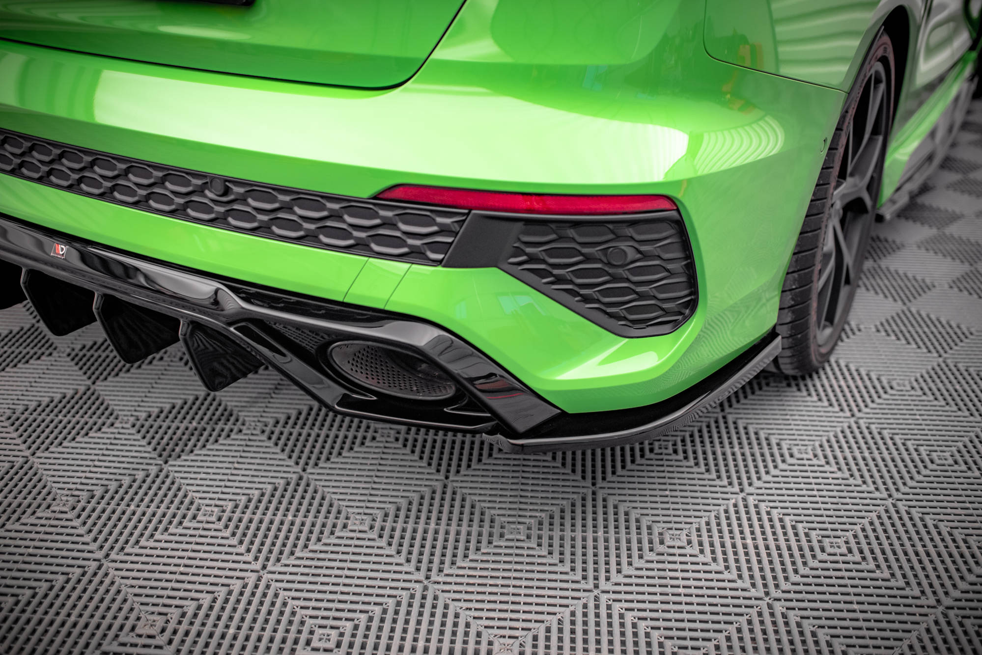 Street+ Heck Ansatz Flaps passend für Audi RS3 Limousine 8Y schwarz Hochglanz