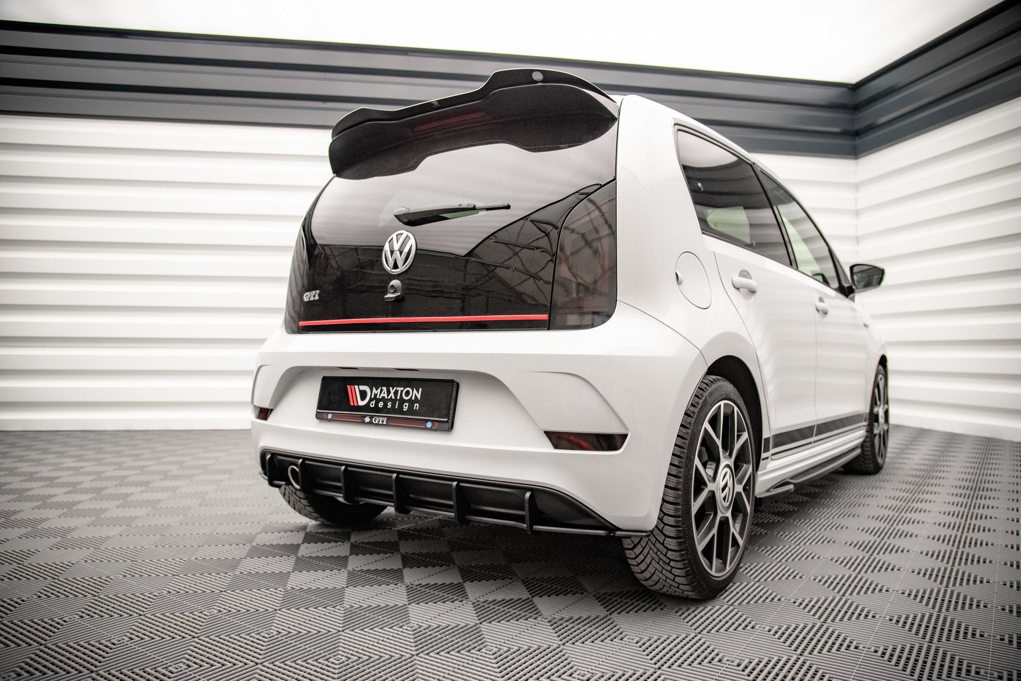 Street Pro Heckschürze Heck Ansatz Diffusor passend für VW Up GTI schwarz-rot