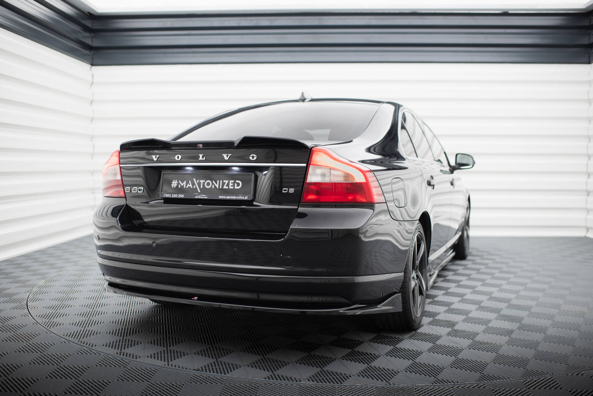 Street+ Mittlerer Diffusor Heck Ansatz passend für Volvo S80 Mk2 schwarz Hochglanz