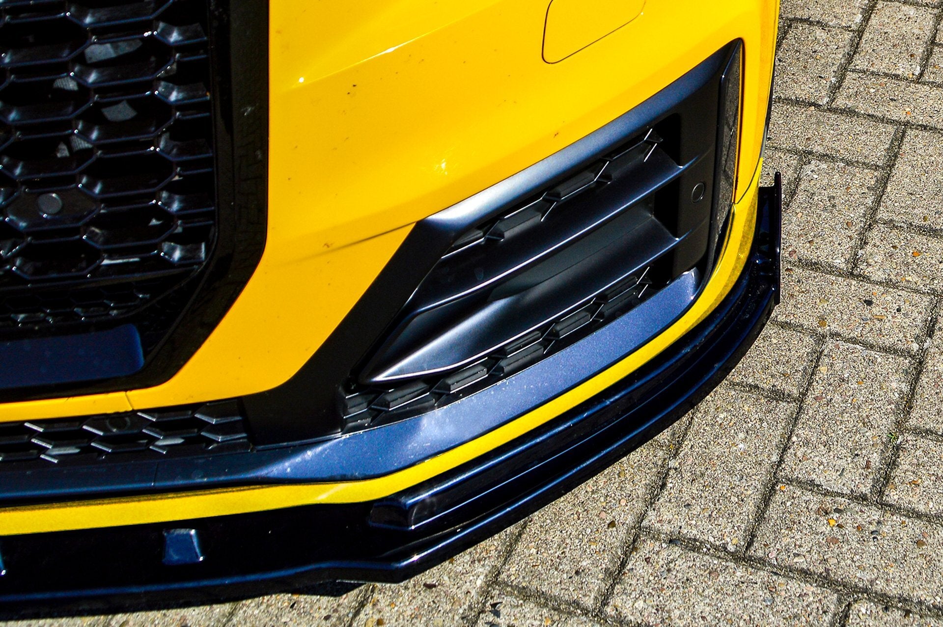 Cup Frontspoilerlippe mit Wing für Audi Q2 Sport GA aus ABS Carbon Optik