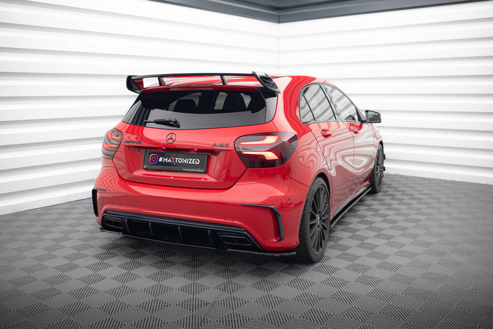 Heck Ansatz Flaps Diffusor für Mercedes A W176 AMG Facelift schwarz Hochglanz