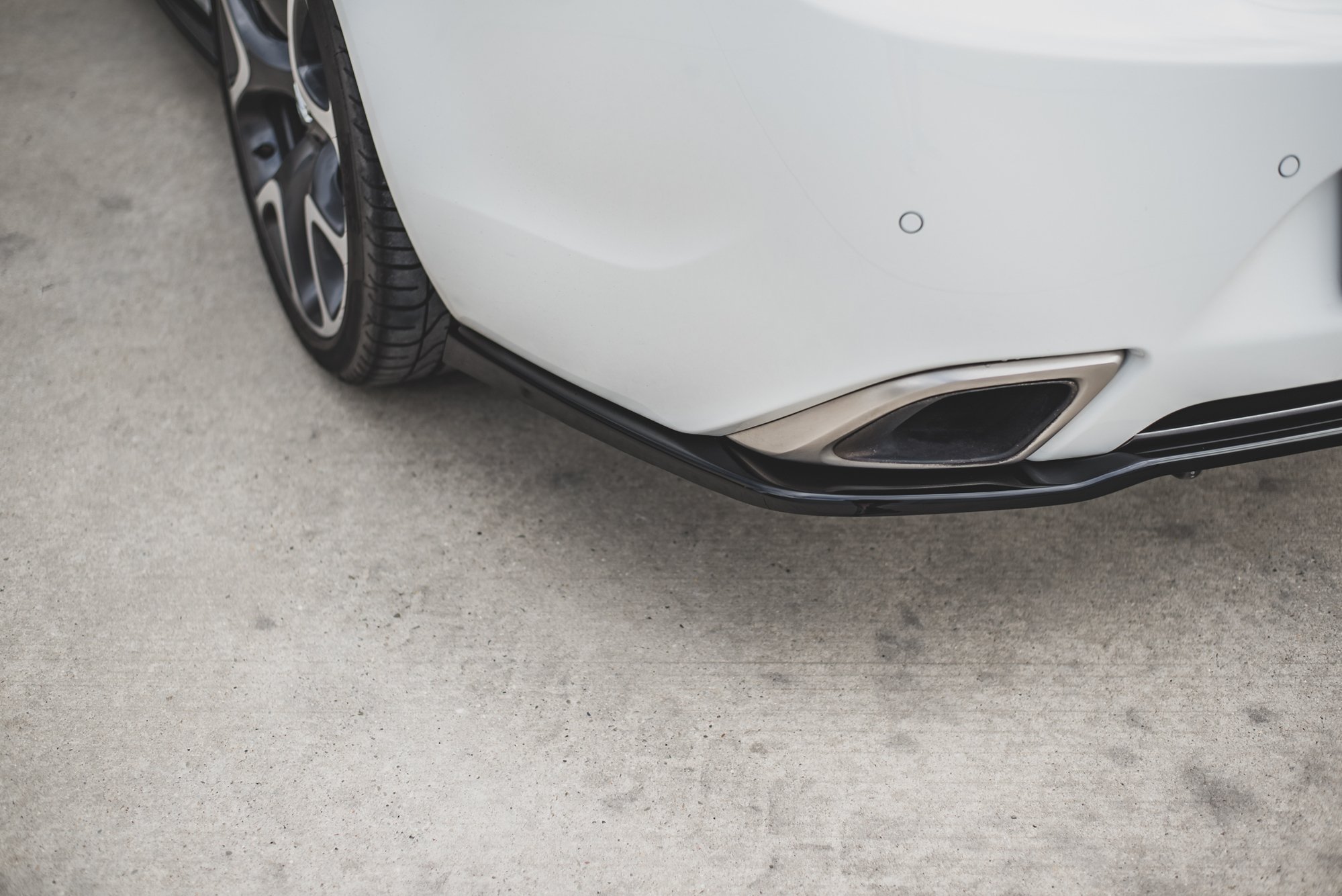 Street+ Mittlerer Diffusor RACE Heck Ansatz passend für Opel Insignia Mk. 1 OPC FL schwarz Hochglanz