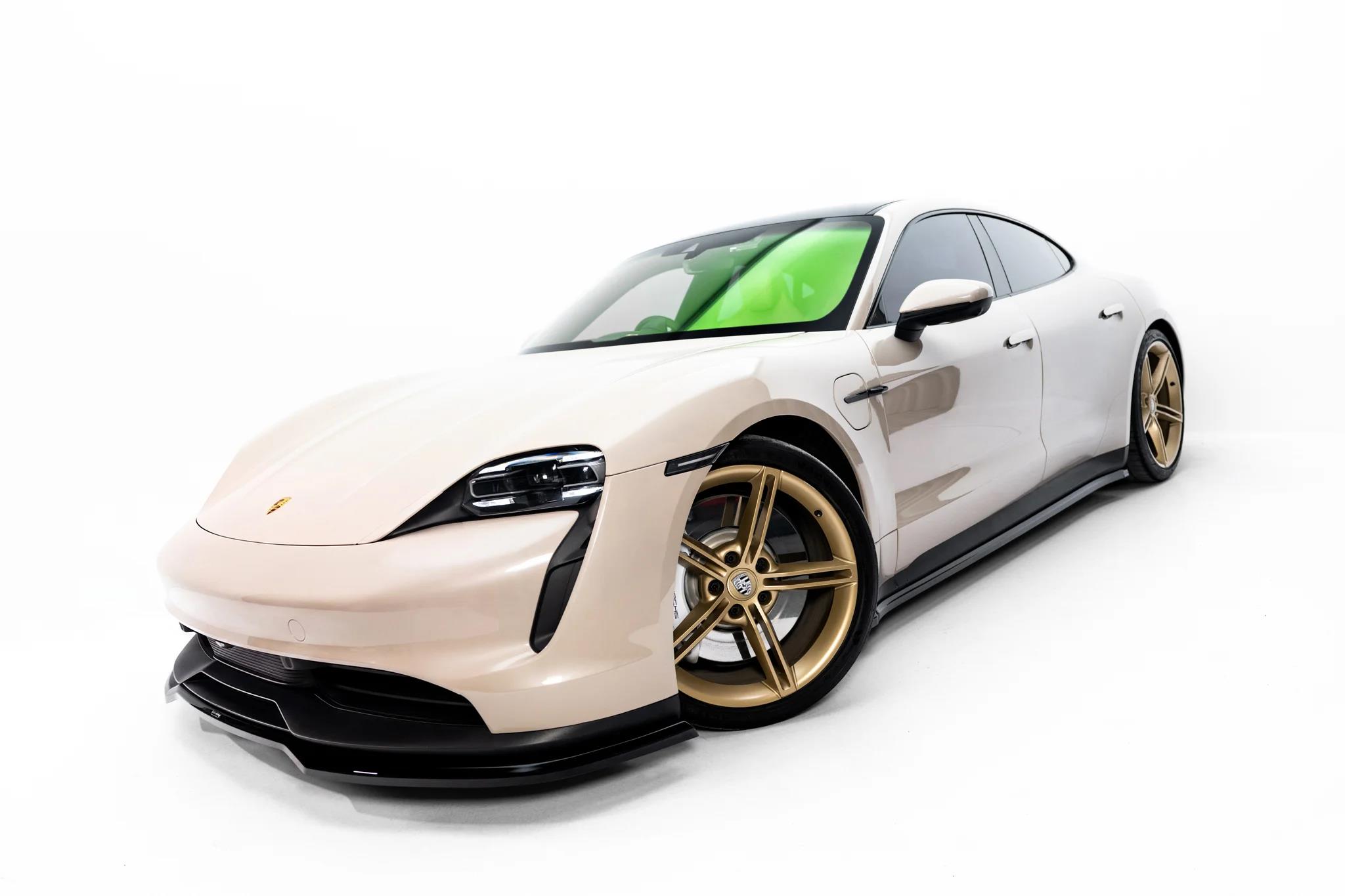 Street+ Seitenschweller Leisten passend für Porsche Taycan / Taycan 4 / Taycan 4S / Taycan GTS Mk1  schwarz Hochglanz