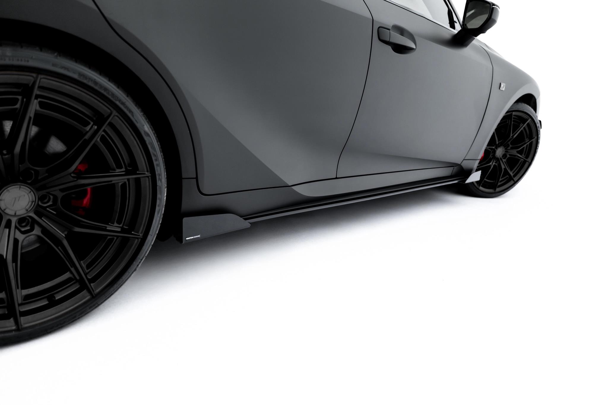 Seitenschweller Ansatz Paar + Flaps passend für Lexus IS 500 Mk3 Facelift 2 XE30 schwarz Hochglanz