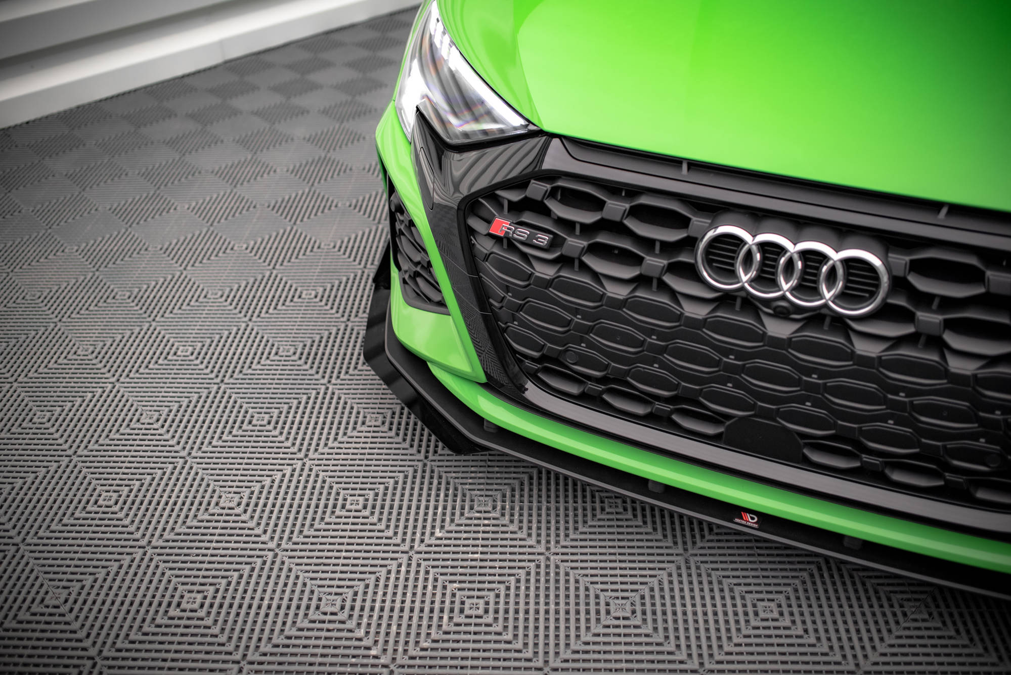 Front Stoßstange Flaps passend für Audi RS3 8Y schwarz Hochglanz