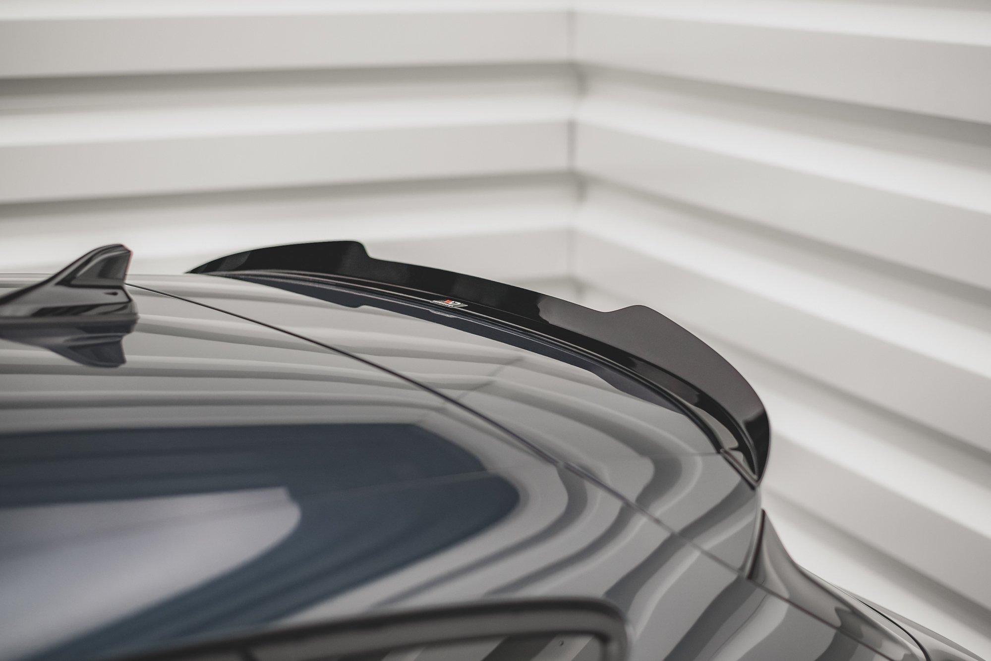 Heck Spoiler Aufsatz Abrisskante passend für Seat Leon FR Mk4 / CUPRA Leon Hatchback schwarz Hochglanz