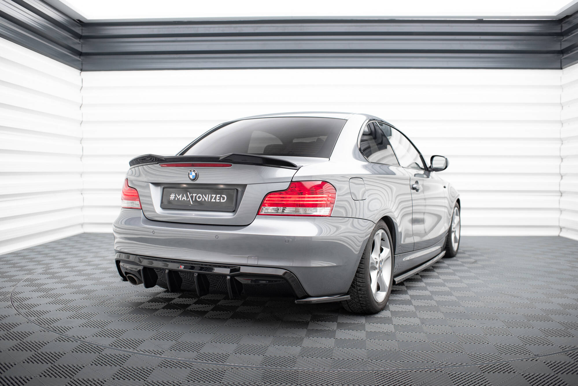 Street+ Heck Ansatz Flaps passend für BMW 1er M-Paket E82 schwarz Hochglanz