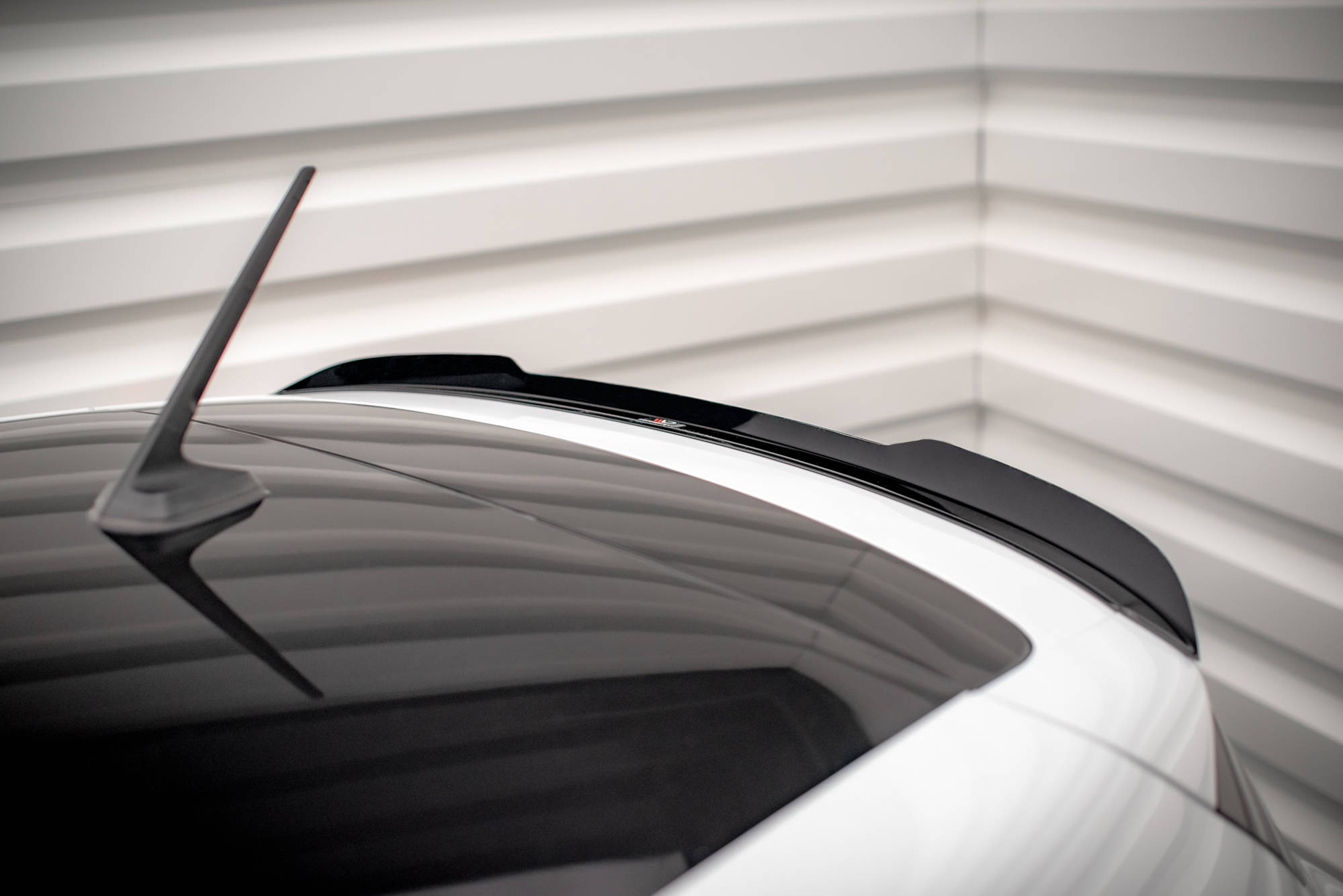 Heck Spoiler Aufsatz Abrisskante passend für Renault Clio Mk5 schwarz Hochglanz