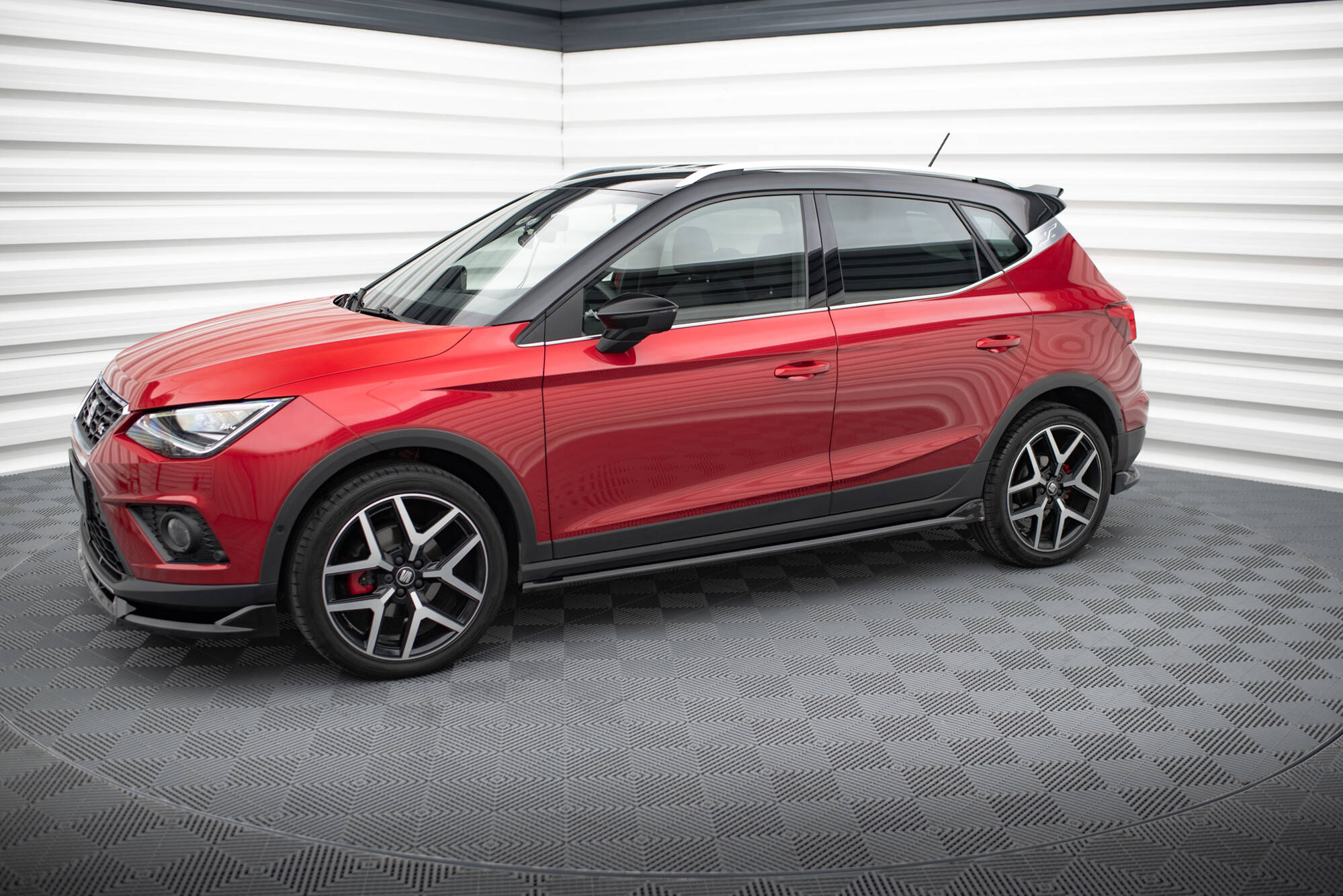 Street+ Seitenschweller Leisten passend für Seat Arona FR Mk1 schwarz Hochglanz