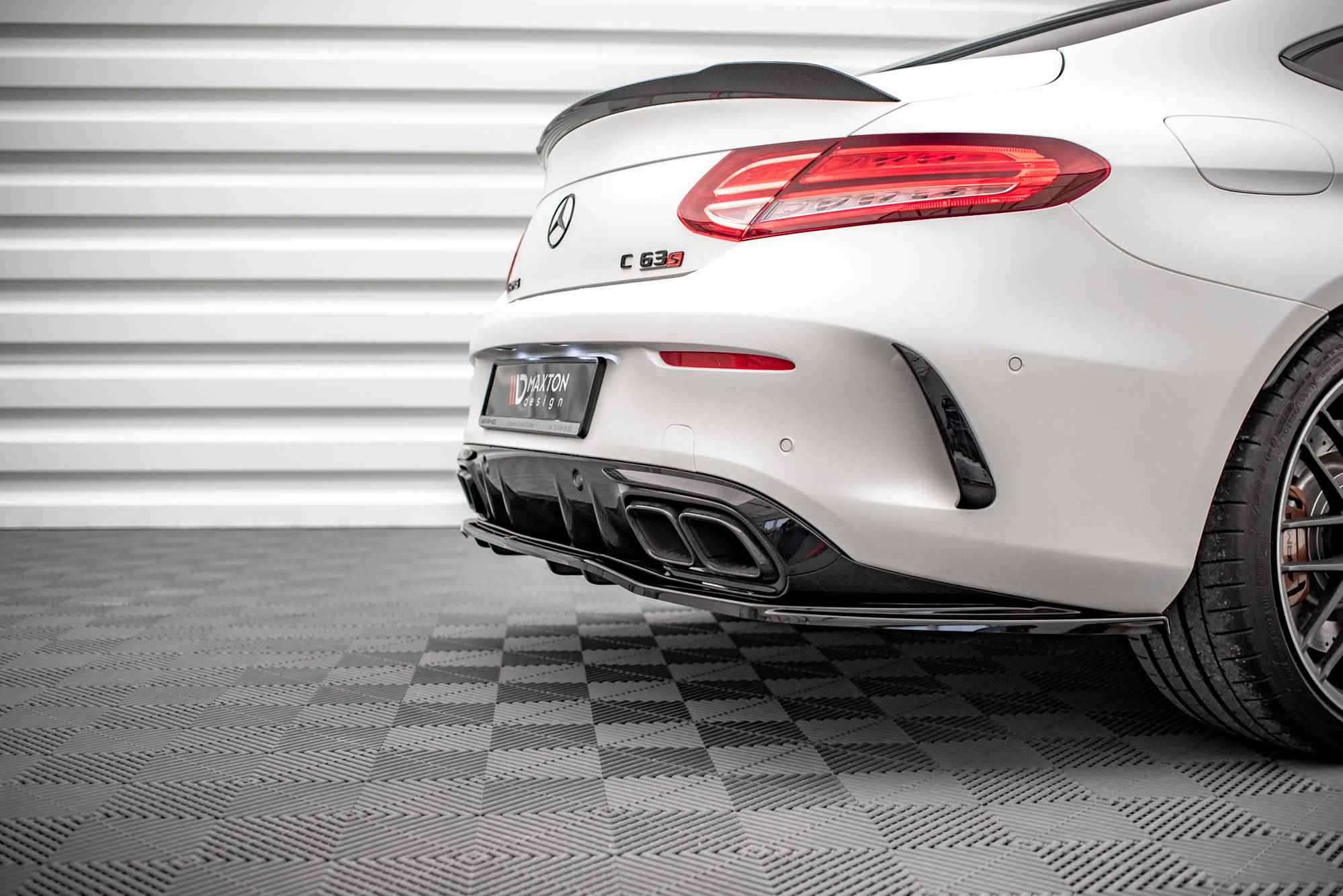 Street+ Mittlerer Diffusor Heck Ansatz RACE passend für Mercedes-AMG C 63 AMG Coupe C205 FL schwarz matt