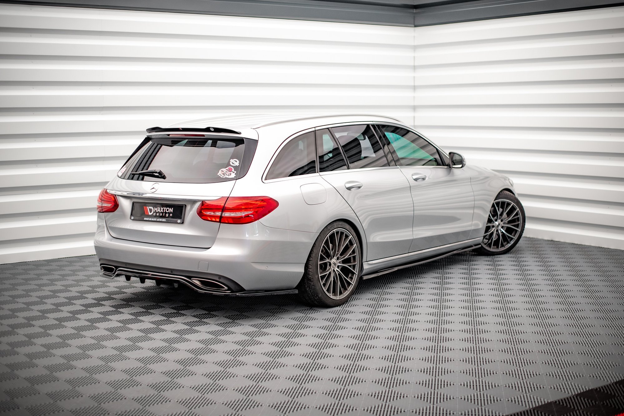 Street+ Mittlerer Diffusor RACE Heck Ansatz passend für Mercedes C W205 schwarz Hochglanz