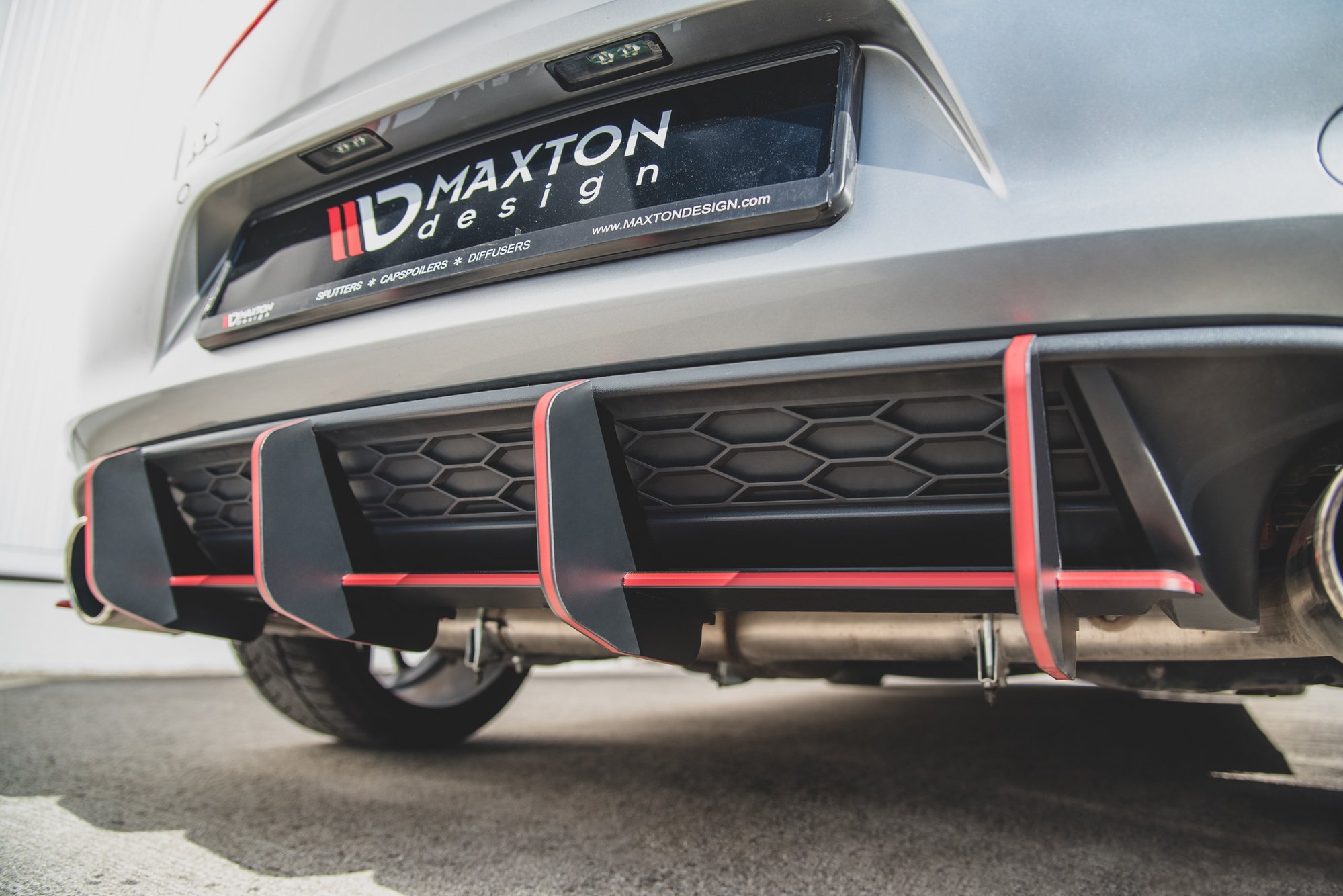 Robuste Racing Heckschürze V.2 für VW Golf 7 GTI