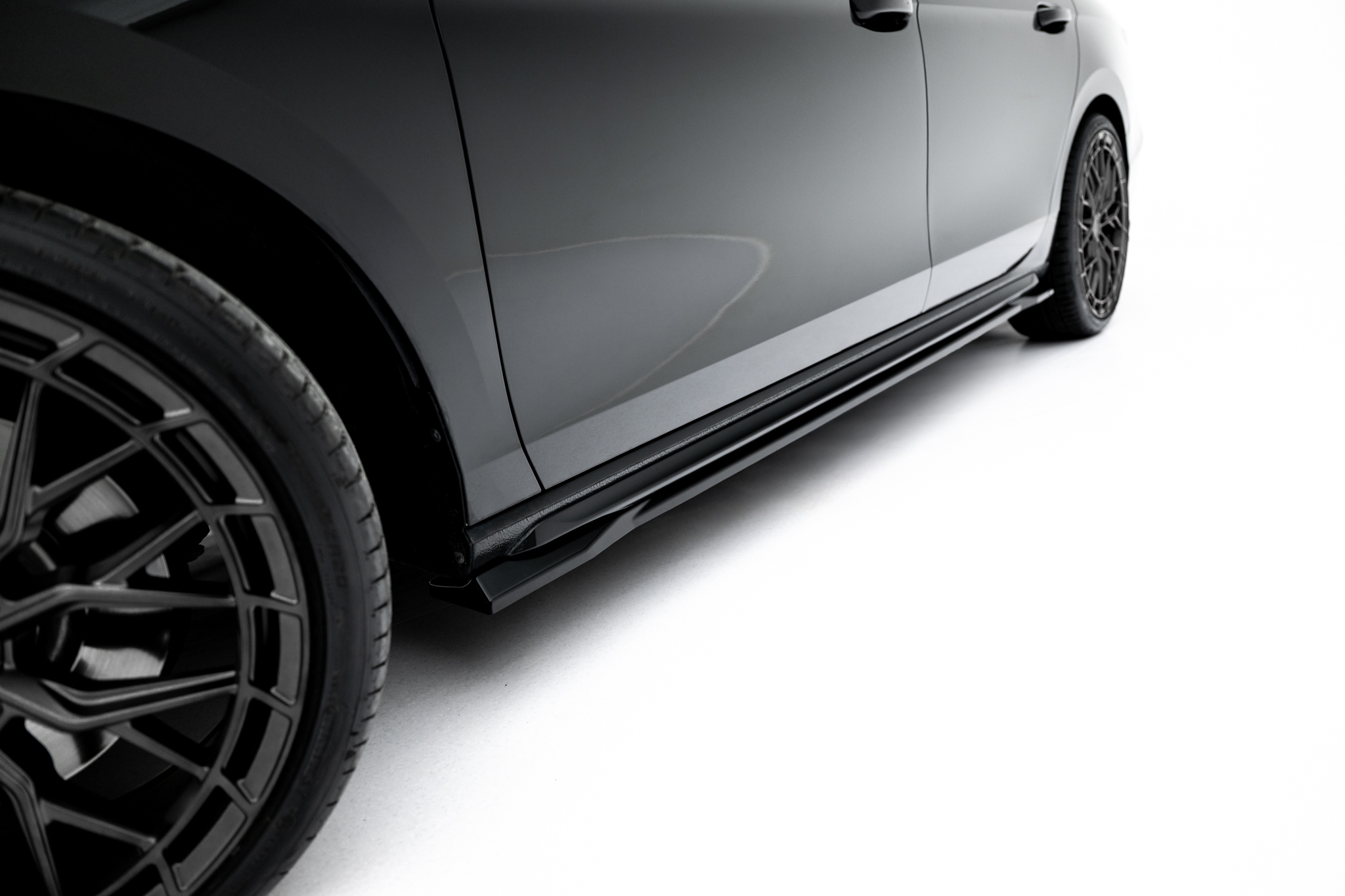 Street+ Seitenschweller Leisten V.1 passend für Skoda Superb Sportline Mk4 schwarz Hochglanz