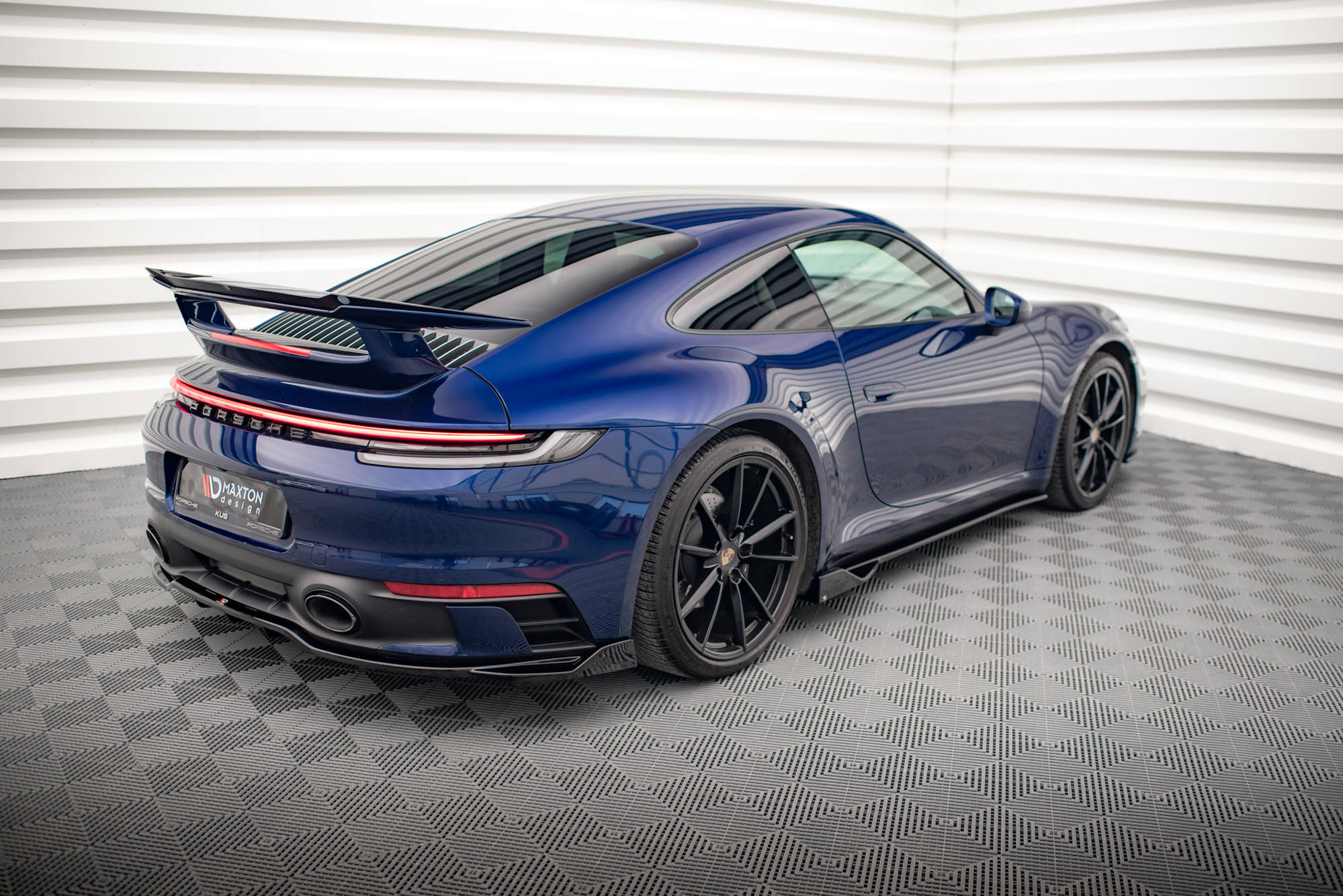 Street+ Seitenschweller Leisten V.2 passend für Porsche 911 Carrera Aero / Carrera GTS 992 schwarz Hochglanz