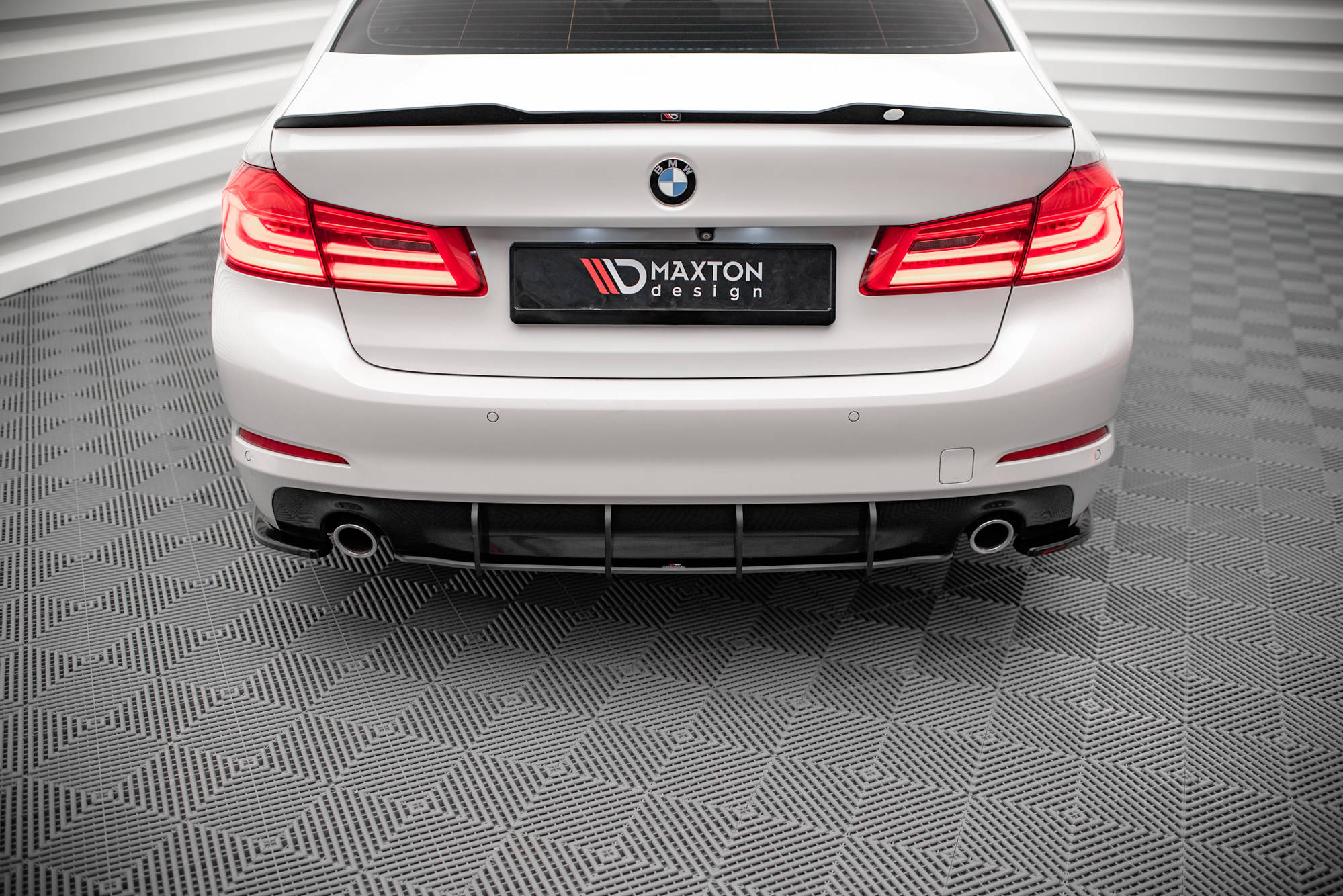 Street Pro Heckschürze Heck Ansatz Diffusor passend für BMW 5er G30 rot