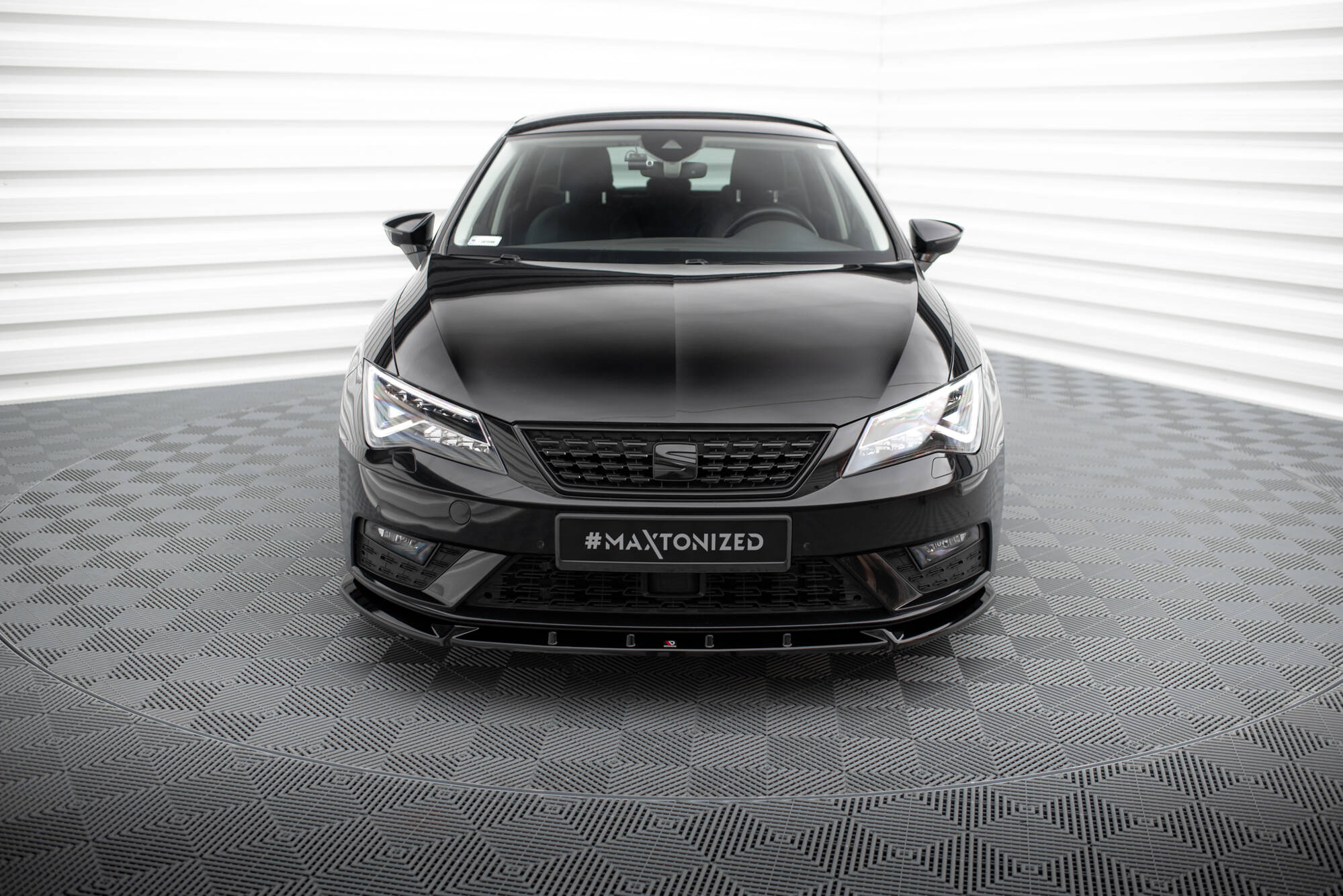 Street+ Spoilerlippe Front Ansatz V.1 passend für Seat Leon Mk3 FL schwarz Hochglanz