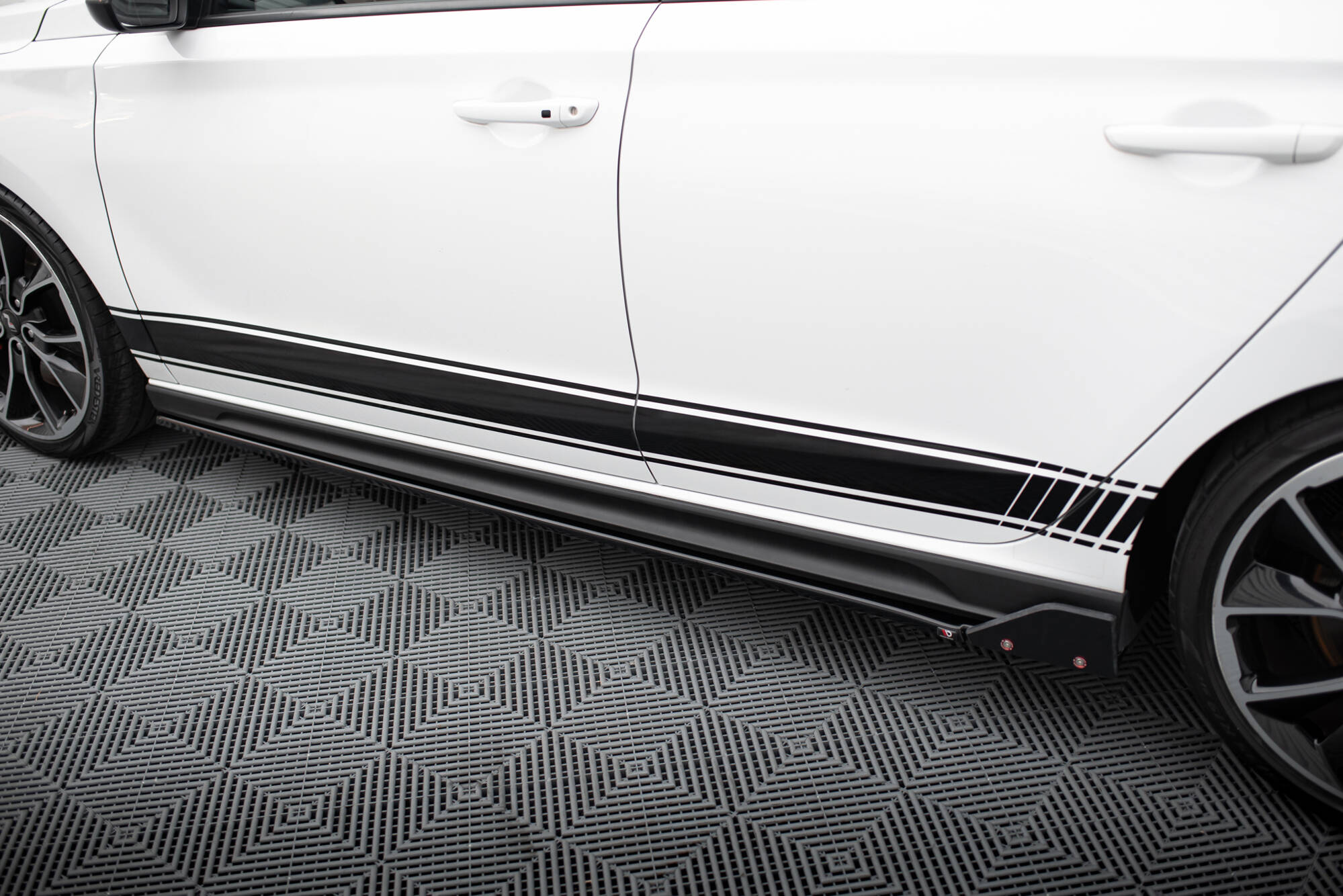 Street+ Seitenschweller Leisten V.5 + Flaps passend für Hyundai I30 N / N-Line Hatchback / Fastback Mk3 / Mk3 FL