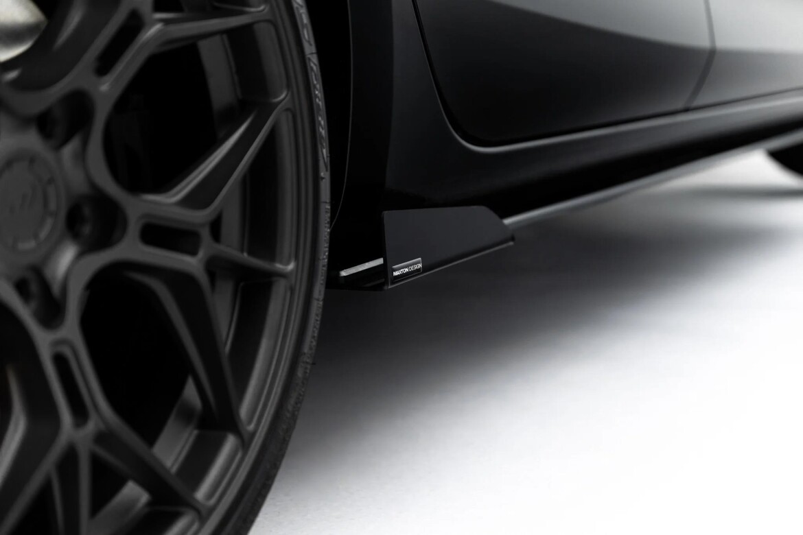 Street Pro Seitenschweller passend für Cupra Leon ST / Hatchback Mk1 Facelift schwarz matt + Hochglanz Flaps