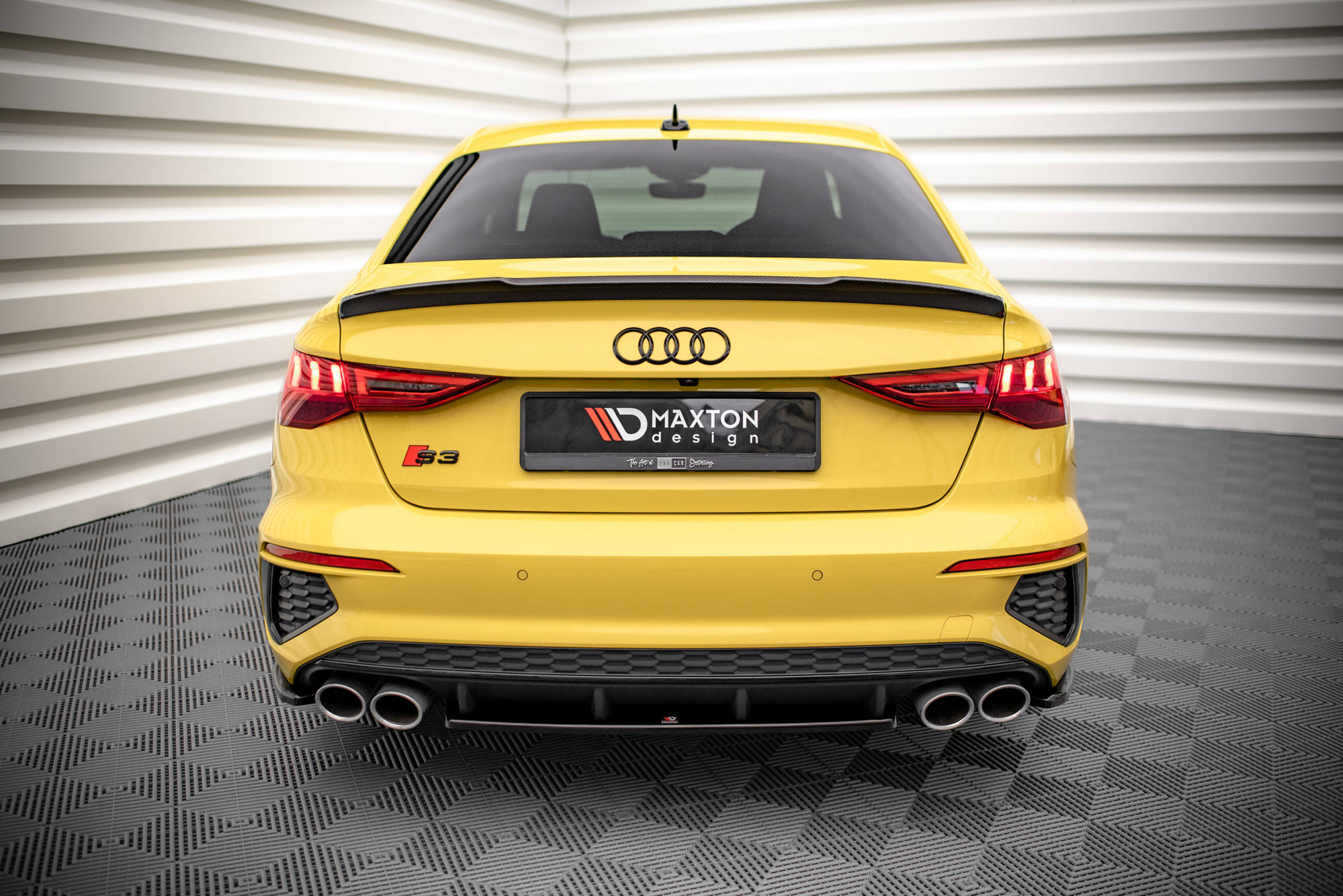 Street+ Mittlerer Diffusor Heck Ansatz passend für Audi S3 Limousine 8Y schwarz Hochglanz