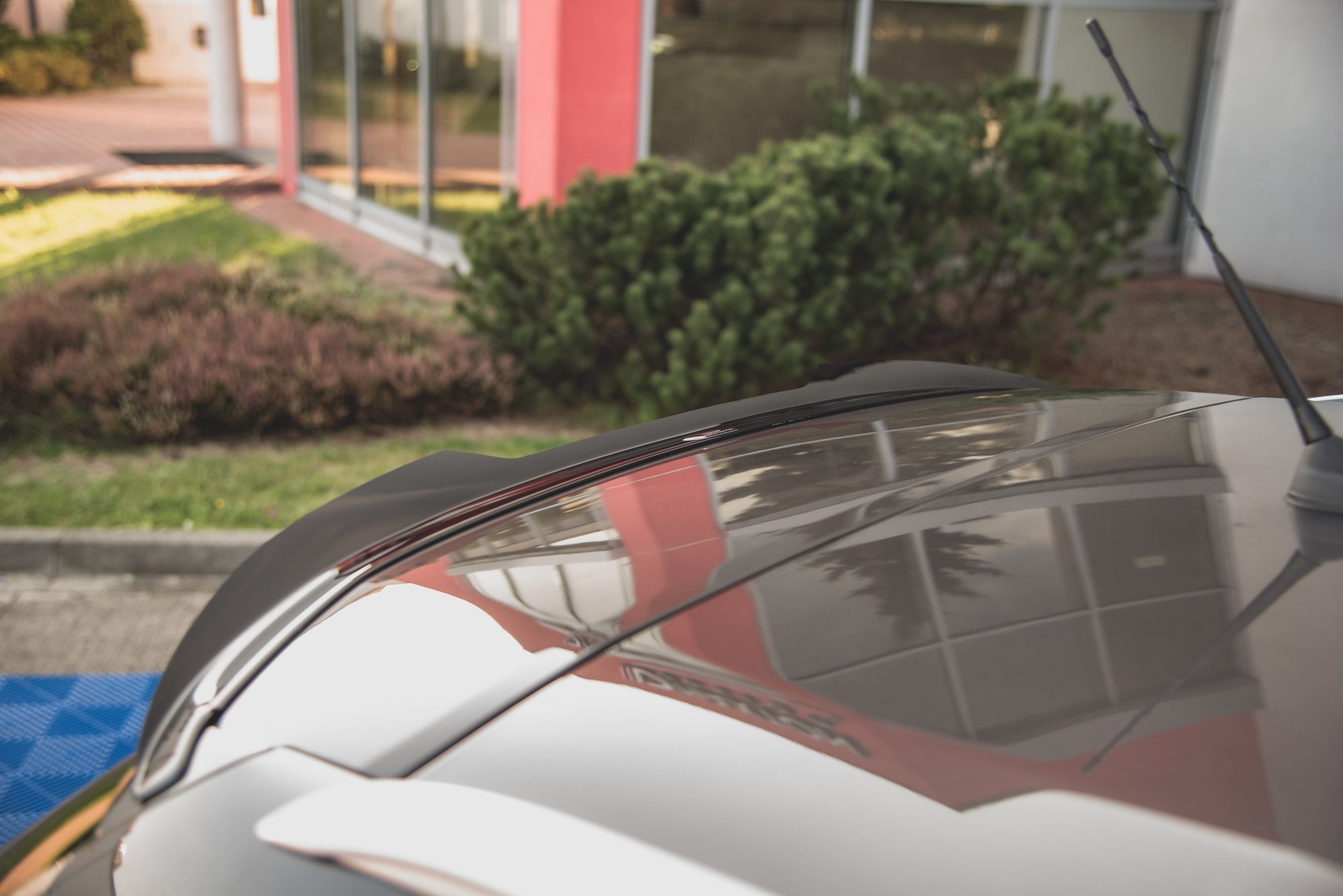 Heck Spoiler Aufsatz Abrisskante passend für Peugeot 308 SW Mk2 schwarz Hochglanz