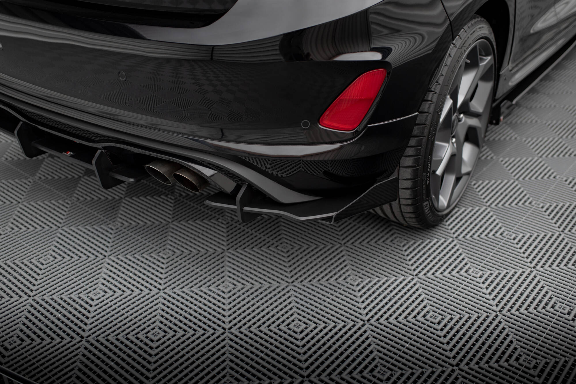 Seitenschweller Flaps für Ford Fiesta Mk8 ST schwarz Hochglanz