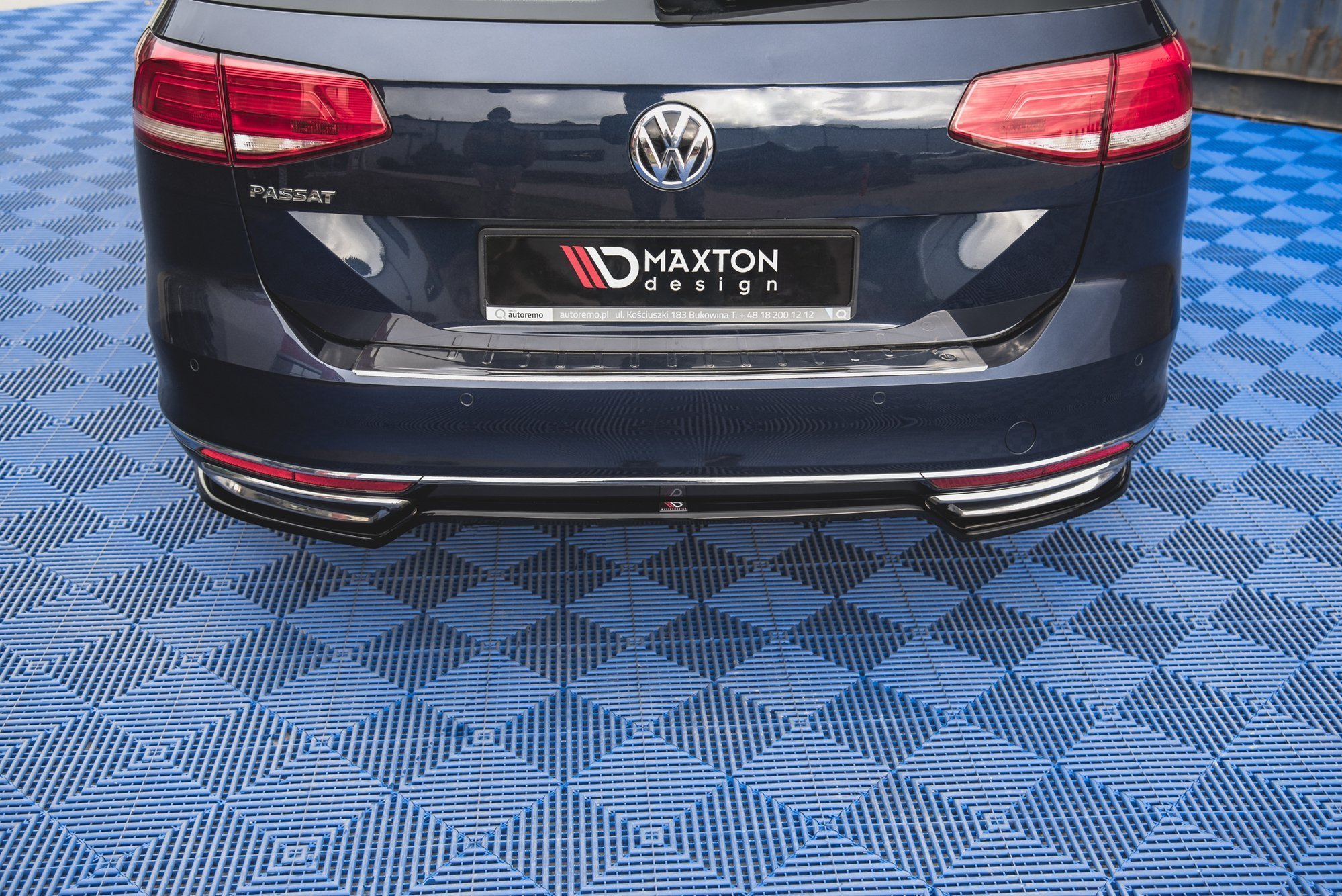 Street+ Mittlerer Diffusor Heck Ansatz passend für VW Passat B8 schwarz Hochglanz