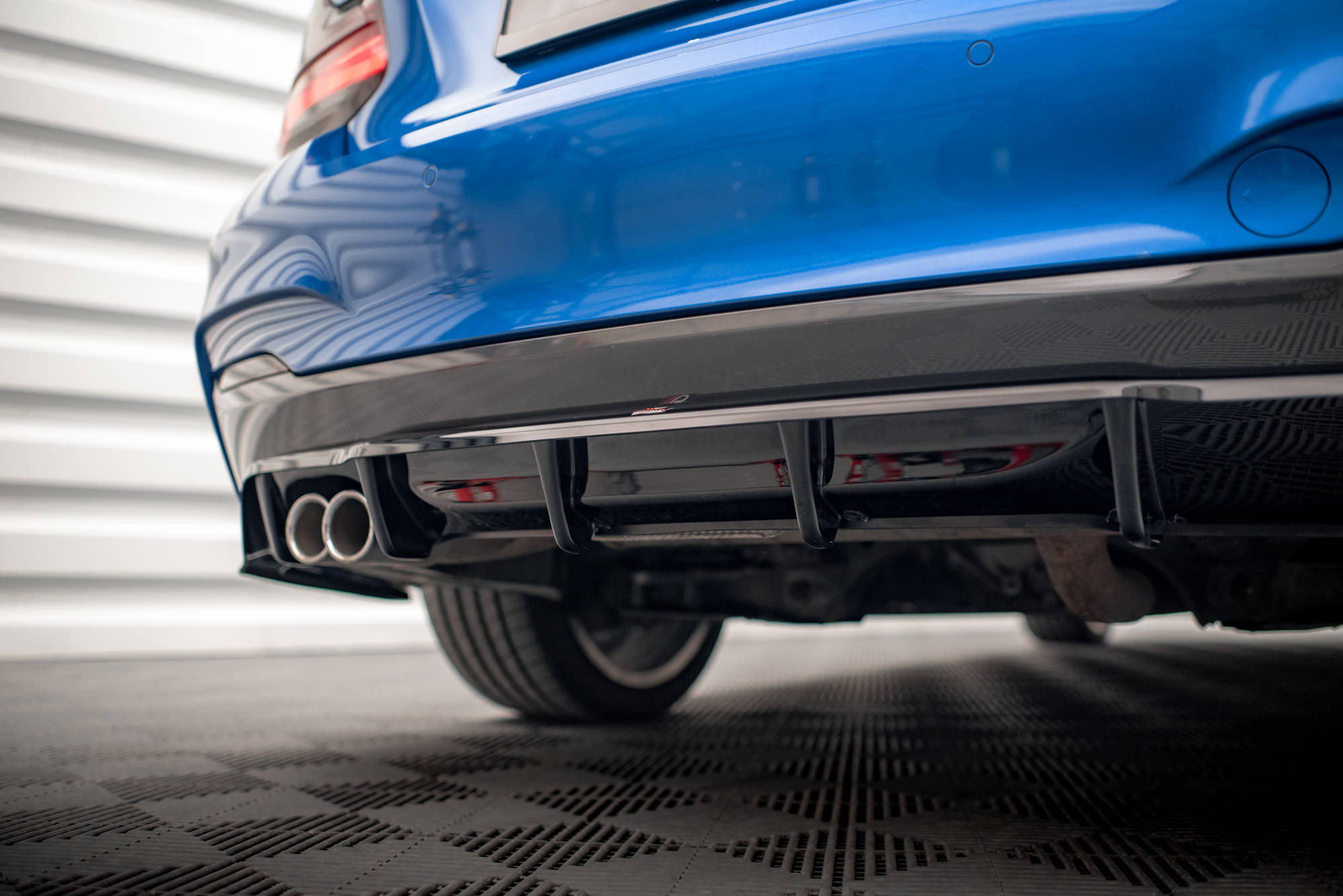 Street+ Mittlerer Diffusor RACE Heck Ansatz passend für BMW 2 M-Paket F22 schwarz Hochglanz