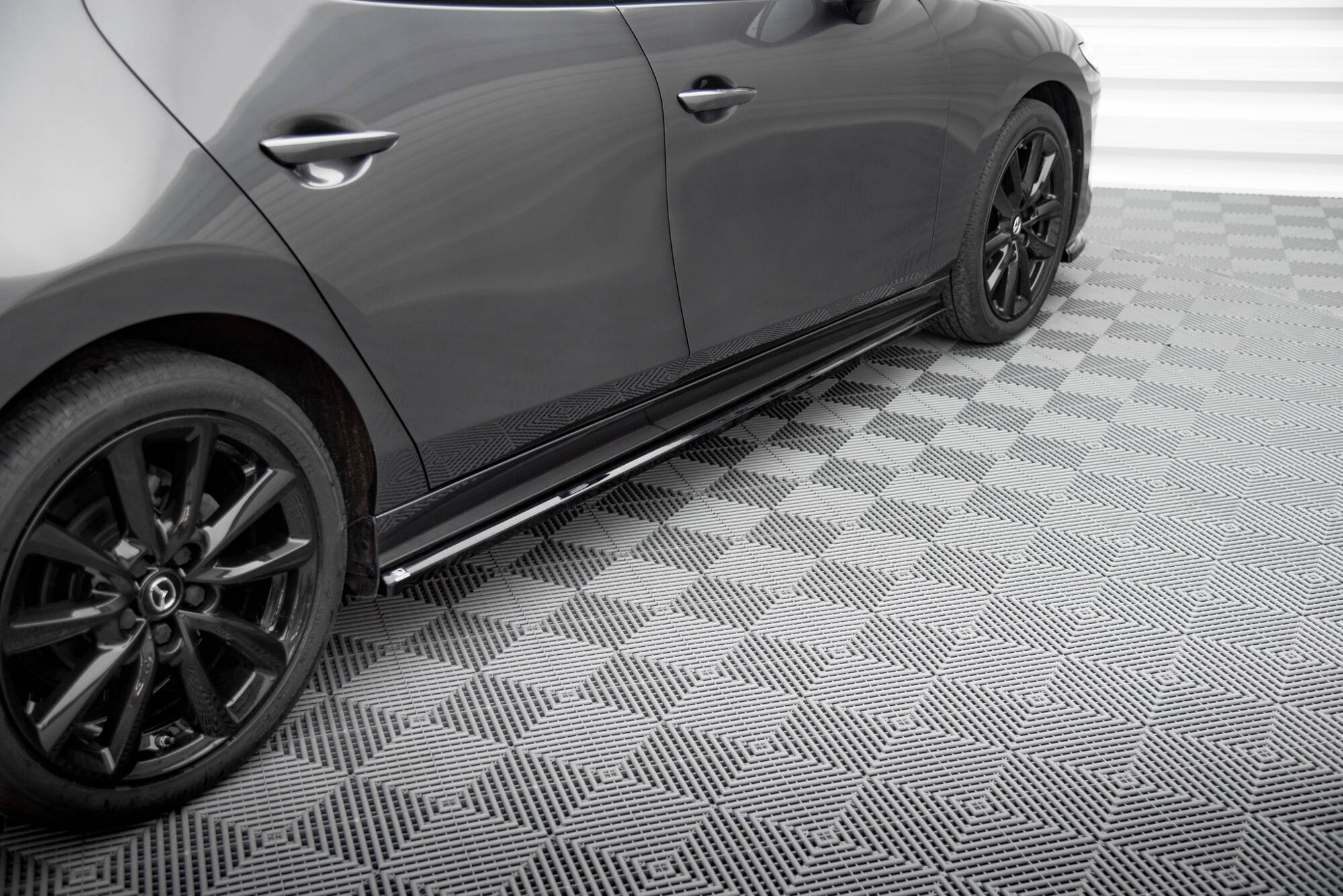 Street+ Seitenschweller Leisten passend für Mazda 3 Mk4 schwarz Hochglanz