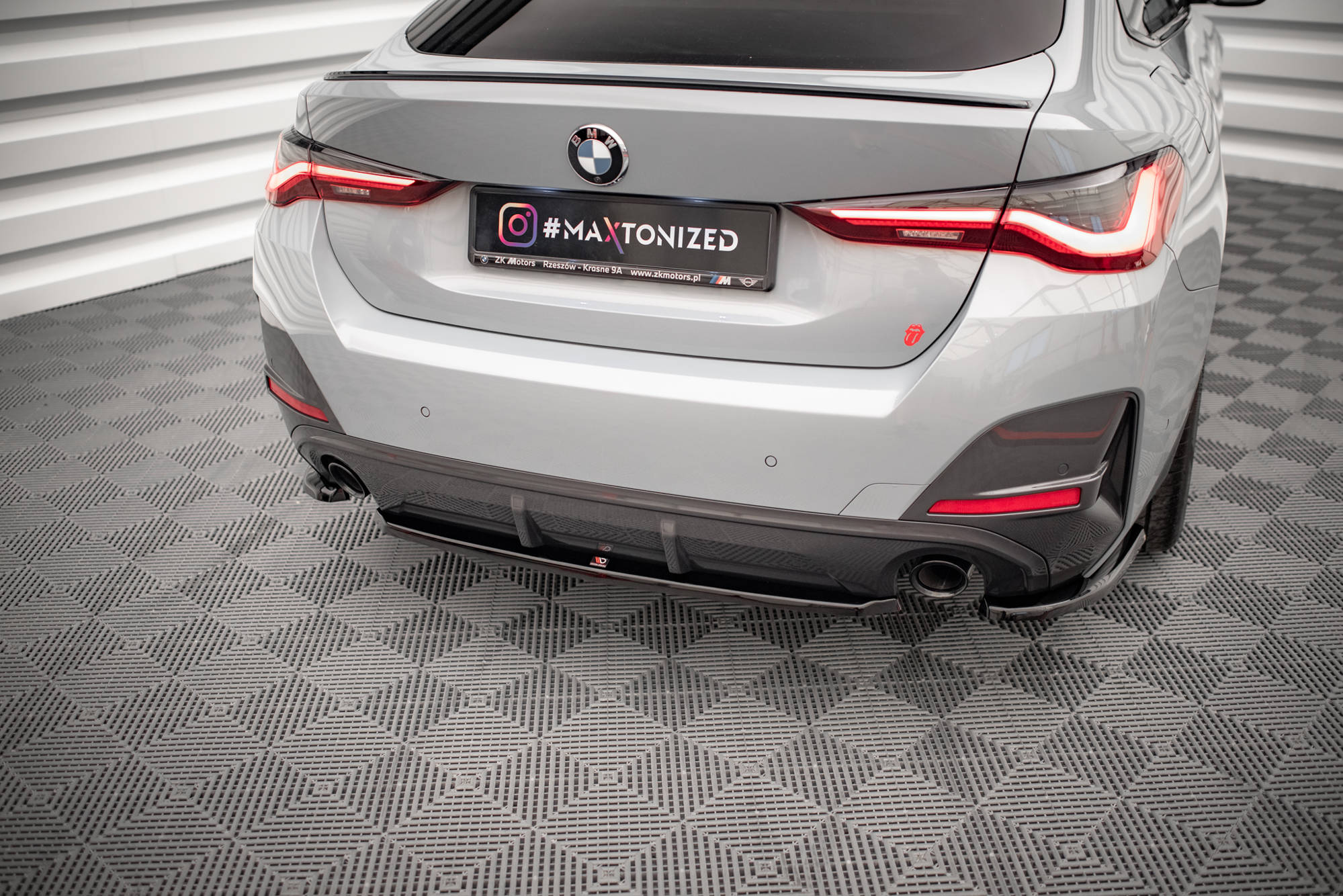 Street+ Mittlerer Diffusor Heck Ansatz passend für BMW 4er Gran Coupe M-Paket G26 schwarz Hochglanz