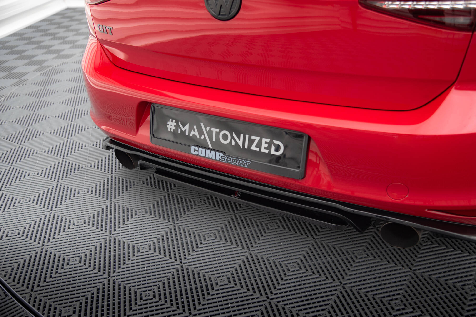 Street+ Mittlerer Diffusor Heck Ansatz passend für VW Golf Mk7 GTI CLUBSPORT