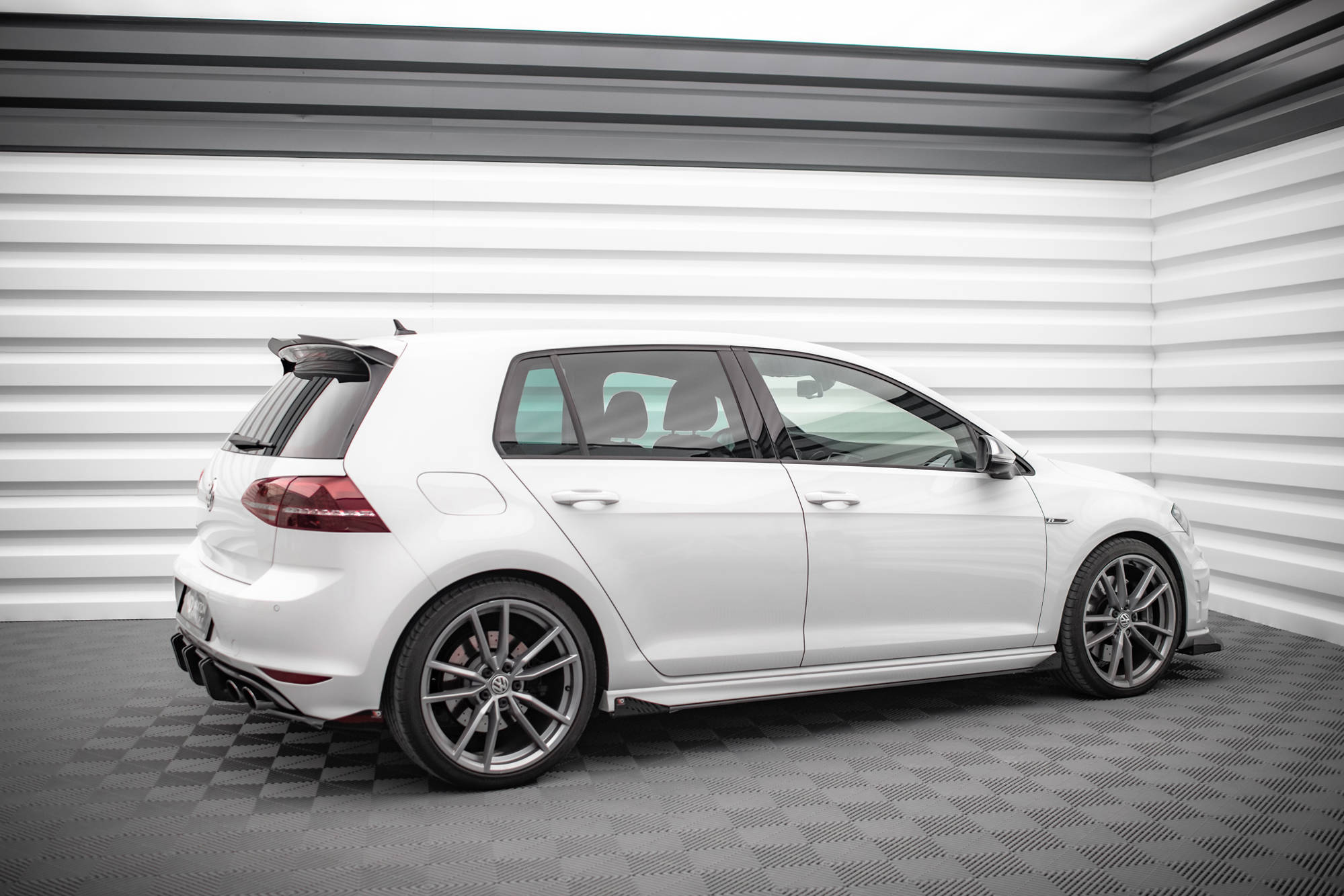 Street Pro Seitenschweller Leisten passend für VW Golf R Mk7 rot+ Hochglanz Flaps