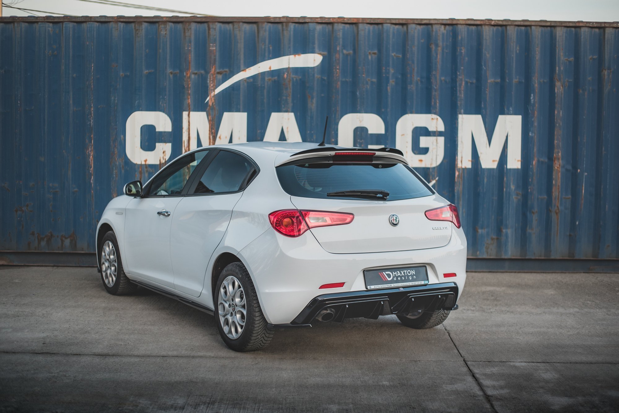 Street+ Heck Ansatz Diffusor passend für Alfa Romeo Giulietta Einzelauspuff li. schwarz Hochglanz