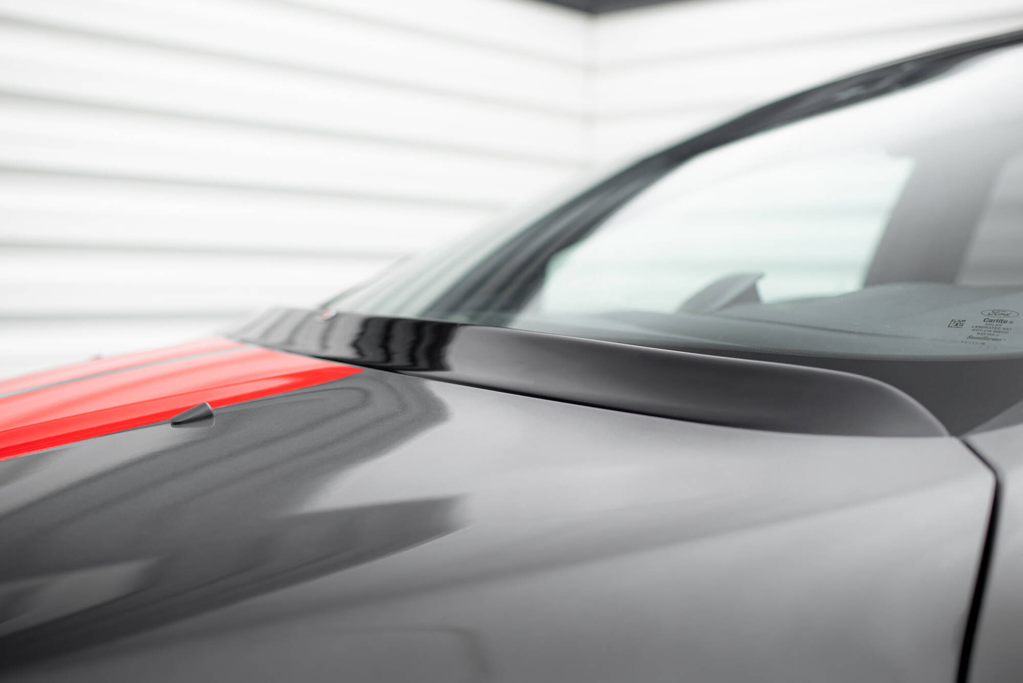 Verlängerung Motorhaube passend für Ford Focus Mk3 / Mk3 FL / ST / RS schwarz Hochglanz