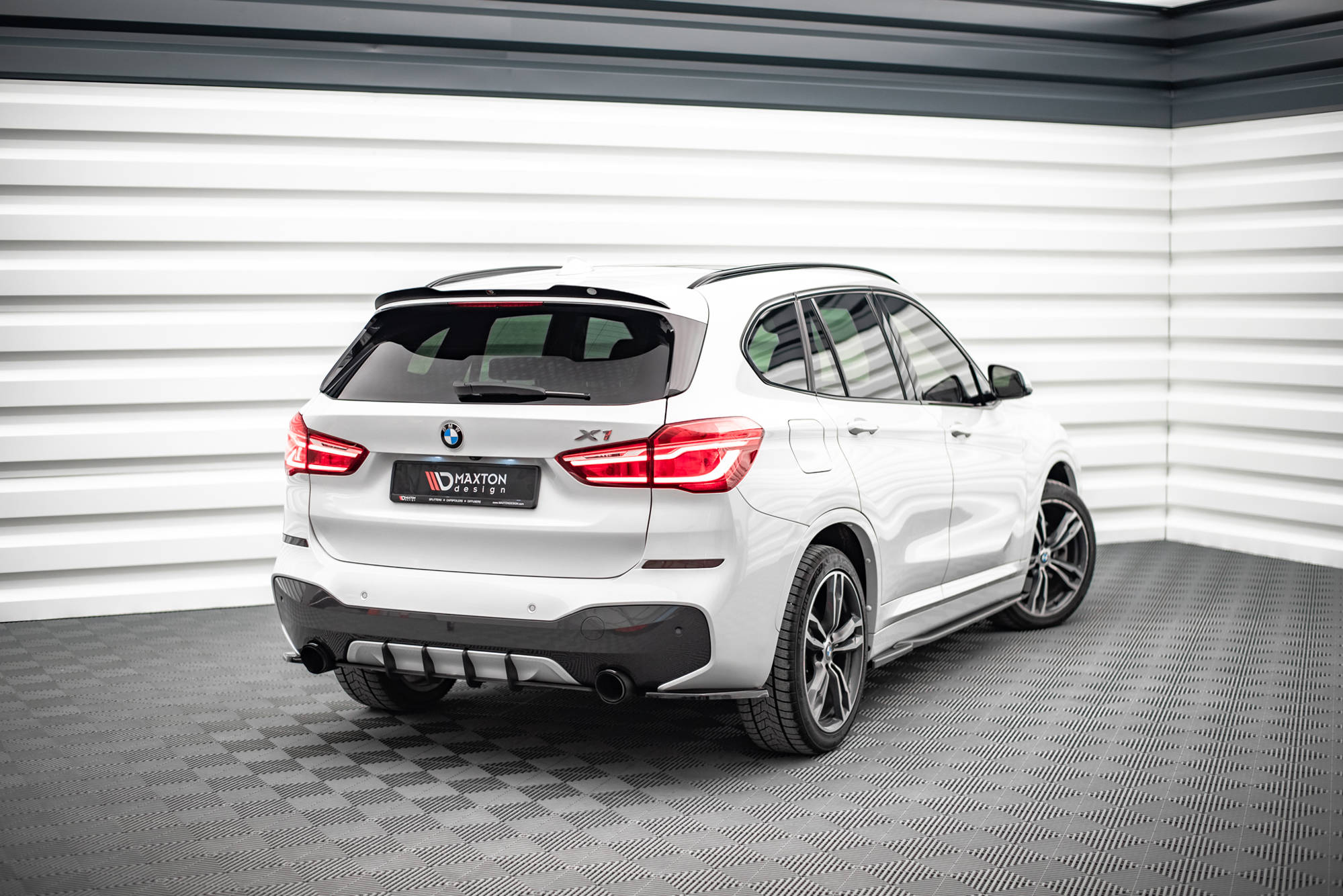 Street+ Seitenschweller Leisten passend für BMW X1 M-Paket F48 / F48 FL schwarz Hochglanz