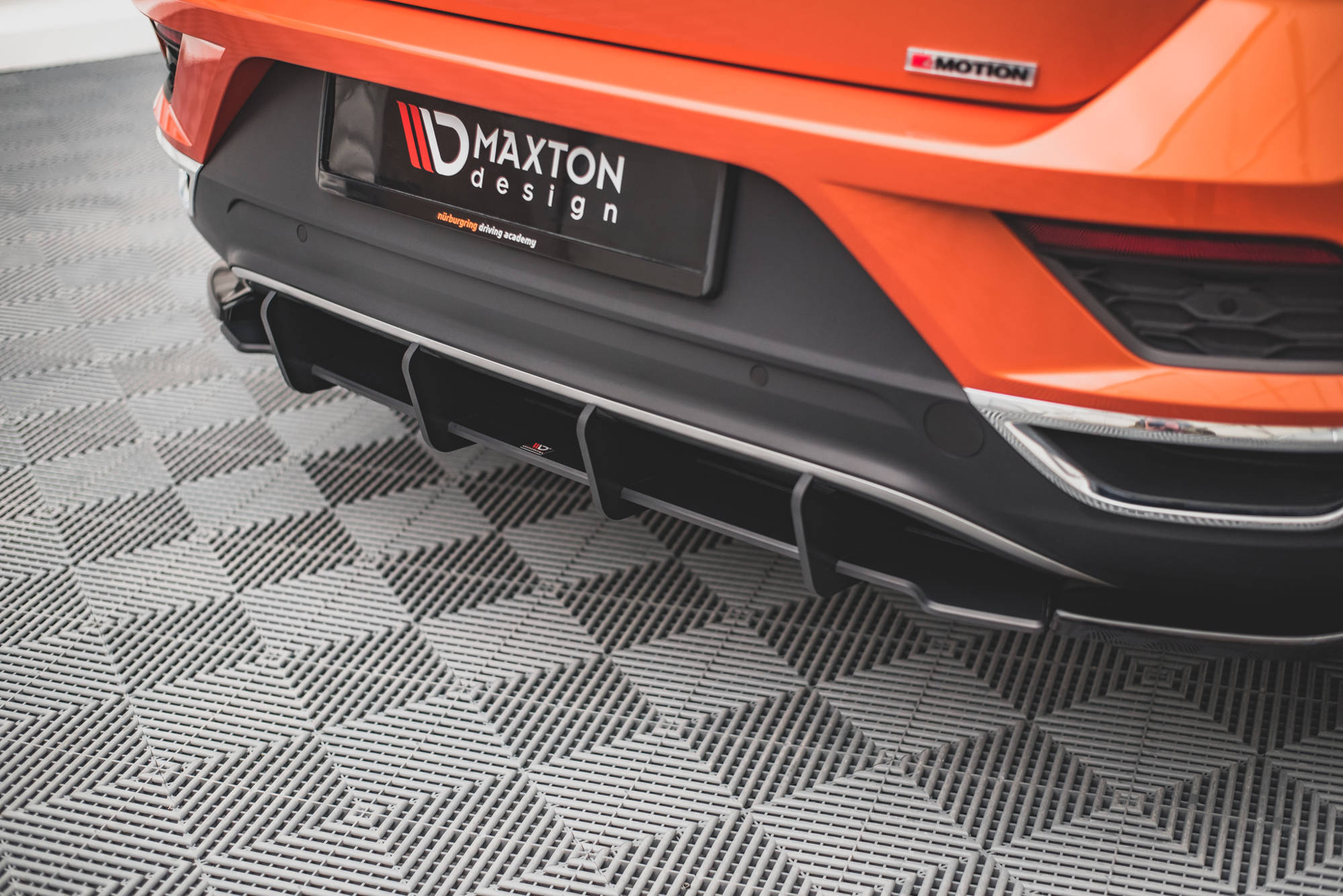 Street Pro Heckschürze Heck Ansatz Diffusor passend für VW T-Roc Mk1 schwarz-rot