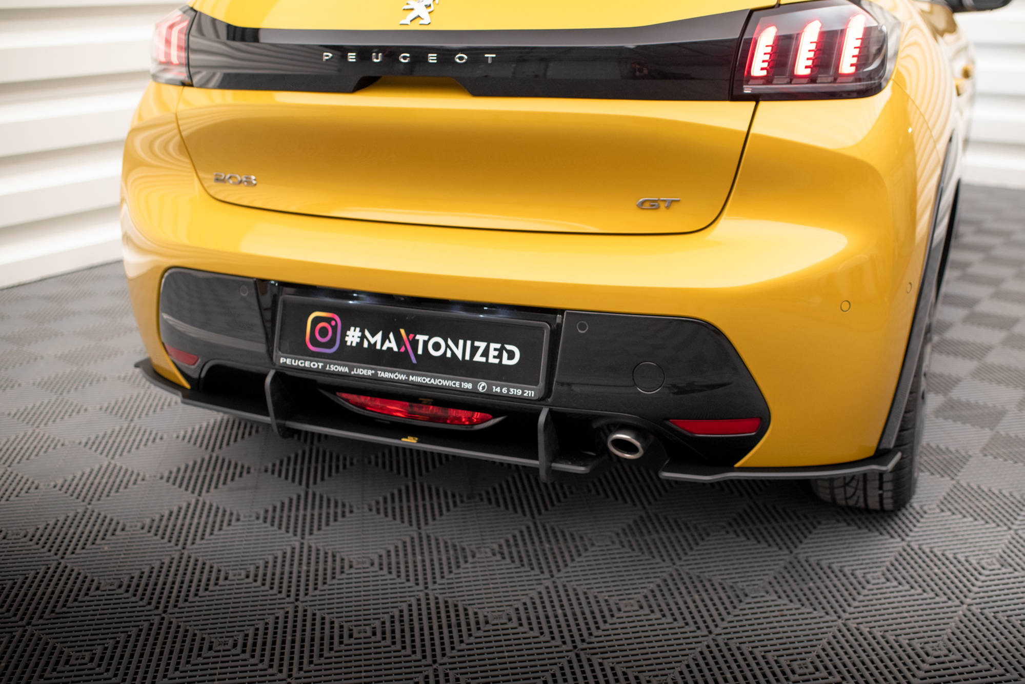 Street Pro Heck Ansatz Flaps passend für Peugeot 208 GT Mk2 schwarz-rot