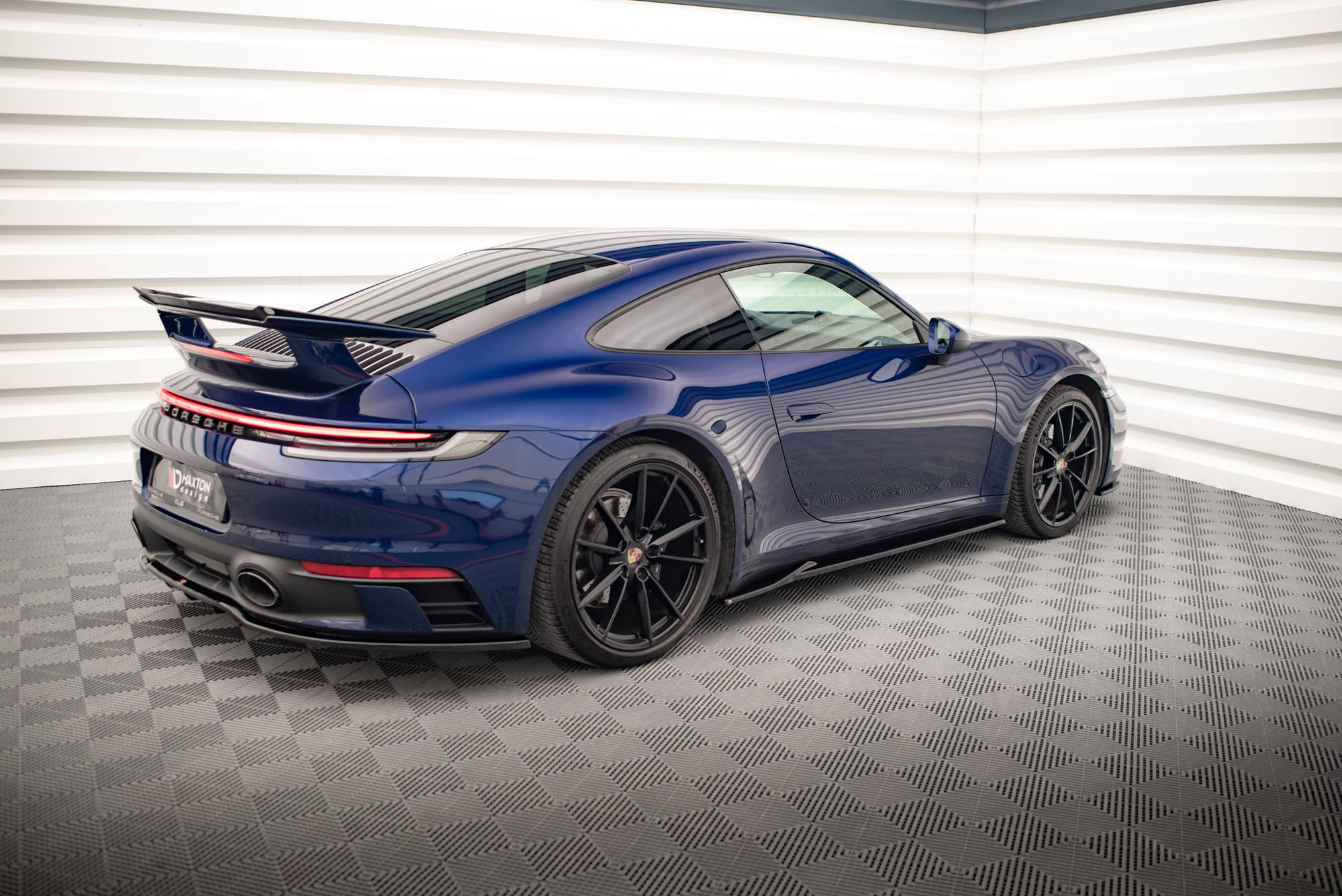 Street+ Seitenschweller Leisten V.1 passend für Porsche 911 Carrera Aero / Carrera GTS 992 schwarz Hochglanz