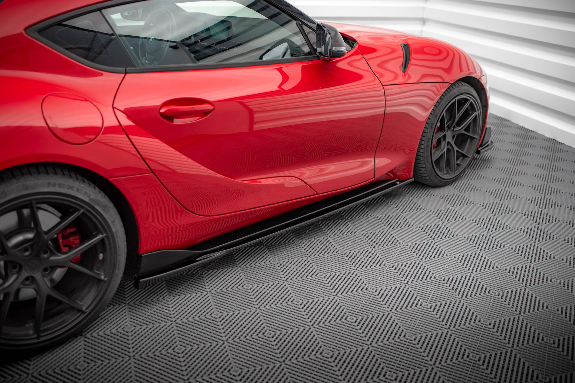 Street+ Seitenschweller Leisten V.3 passend für Toyota Supra Mk5 schwarz Hochglanz