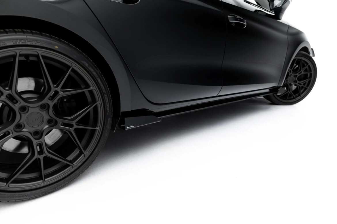 Street Pro Seitenschweller passend für Cupra Leon ST / Hatchback Mk1 Facelift schwarz matt + Hochglanz Flaps