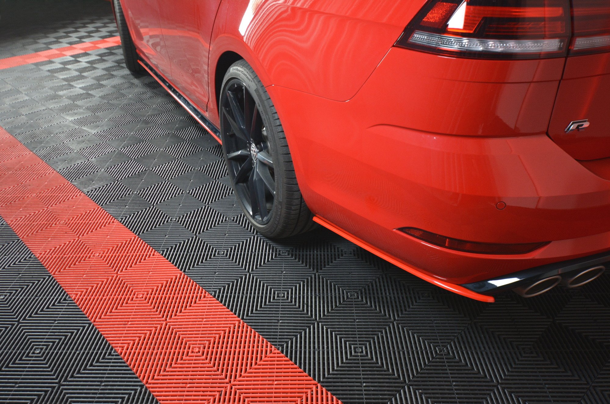 Heck Ansatz Flaps Diffusor V.2 für VW GOLF 7 R VARIANT FACELIFT schwarz Hochglanz