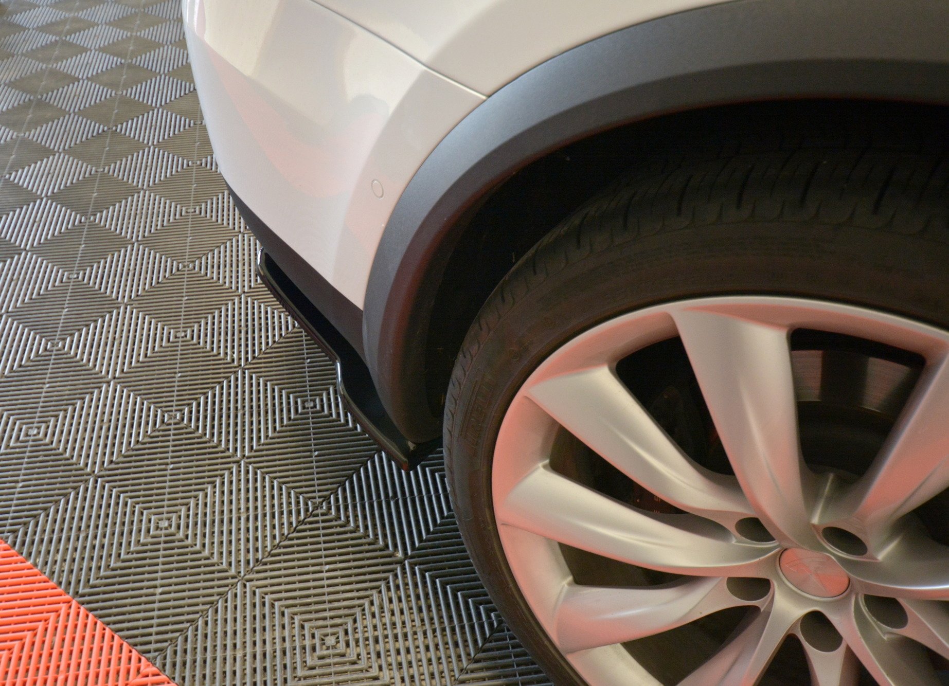 Diffusor Flaps V.2 passend für Tesla MODEL X schwarz Hochglanz